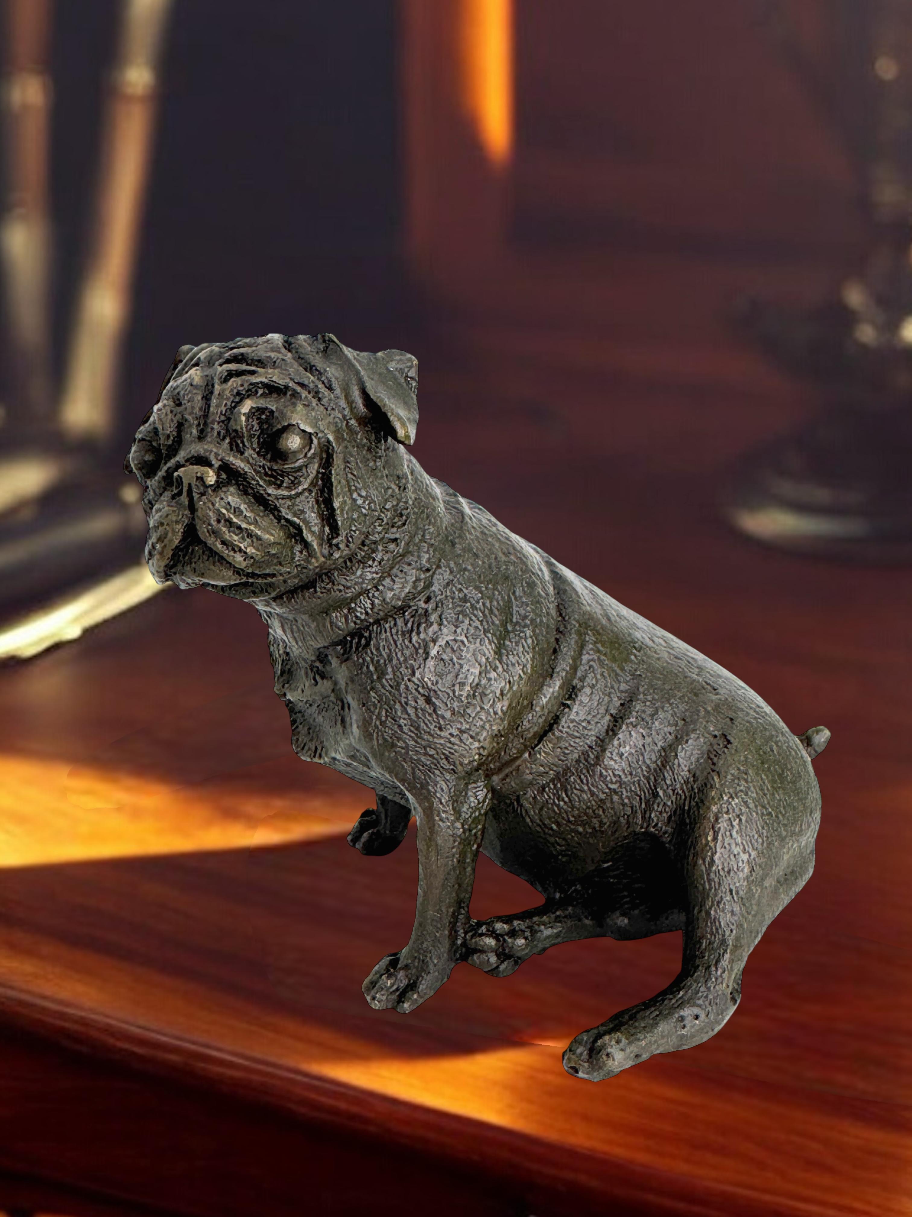 20ème siècle Chien Carlin Autrichien Figurine Miniature Statue 1950s France en vente 1