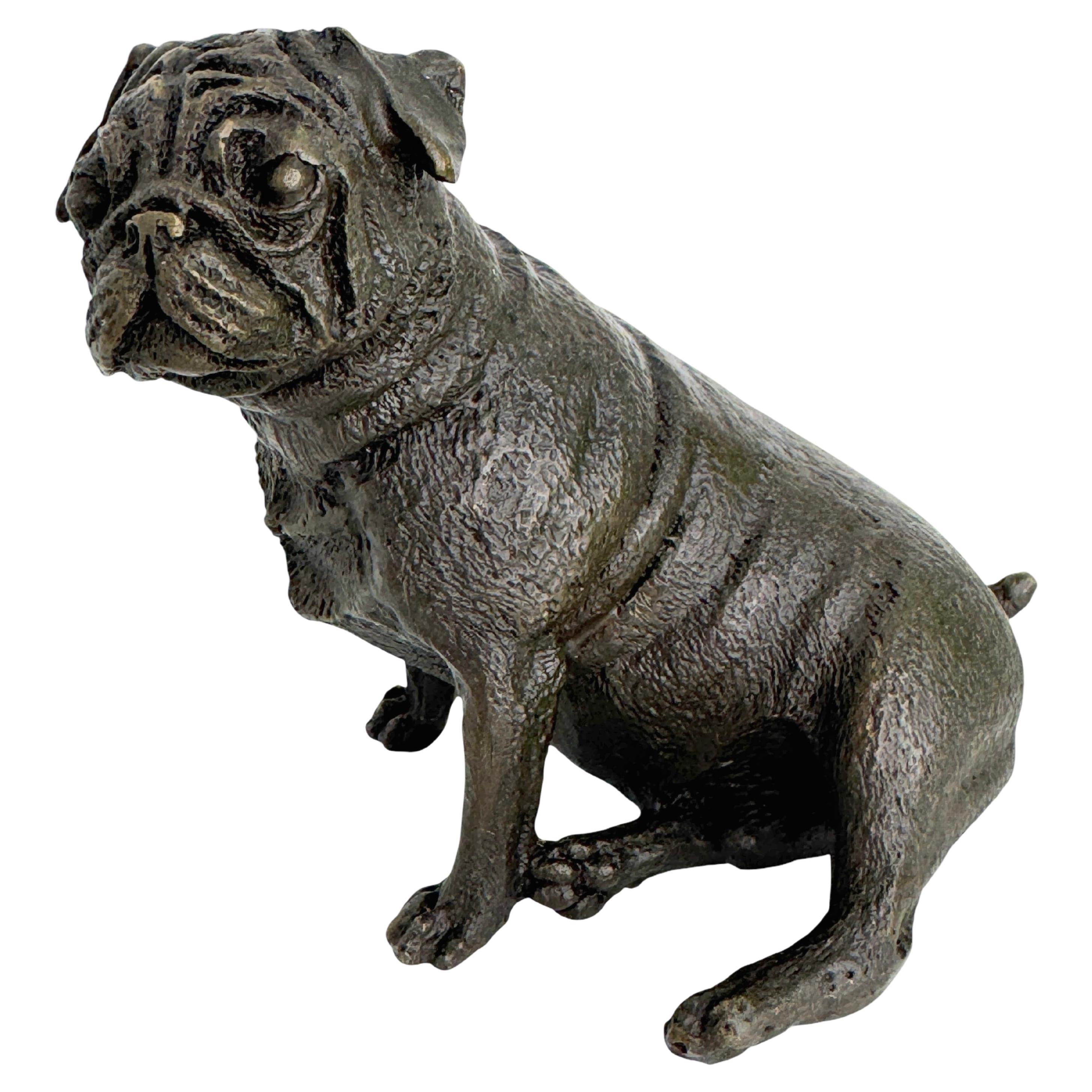 20ème siècle Chien Carlin Autrichien Figurine Miniature Statue 1950s France en vente