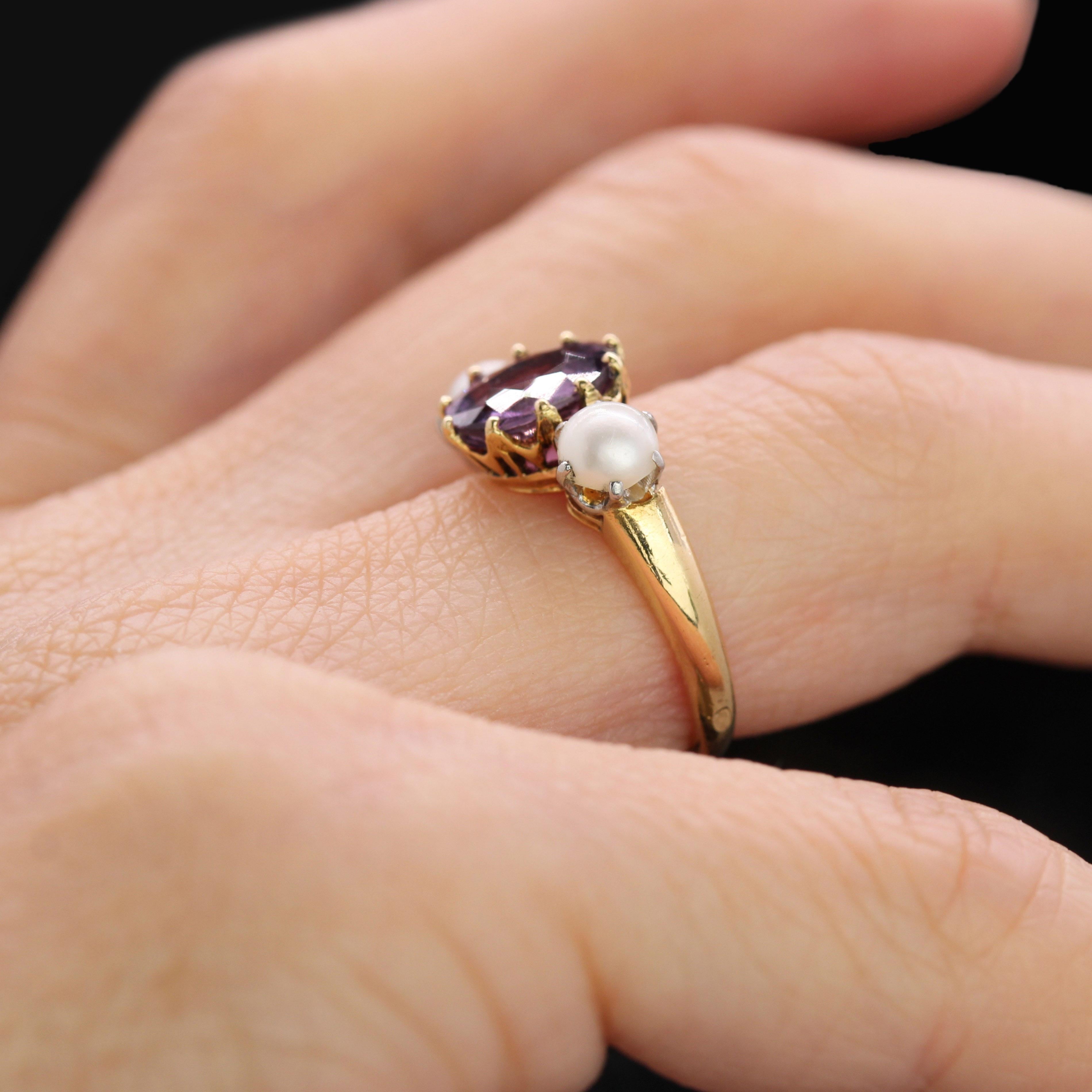 Bague trilogie en or jaune 18 carats du 20e siècle, saphir violet et perles de culture en vente 7