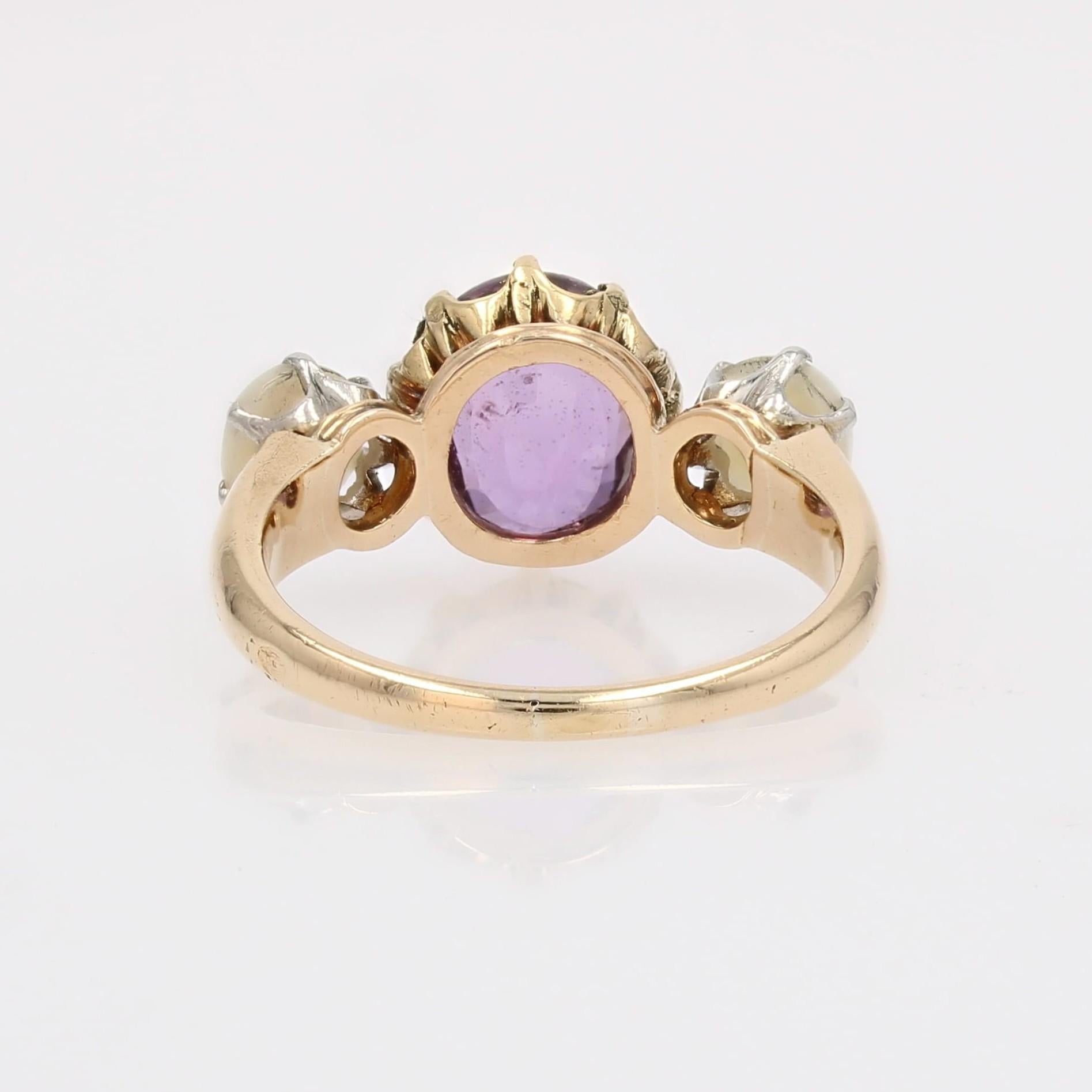 Bague trilogie en or jaune 18 carats du 20e siècle, saphir violet et perles de culture en vente 9