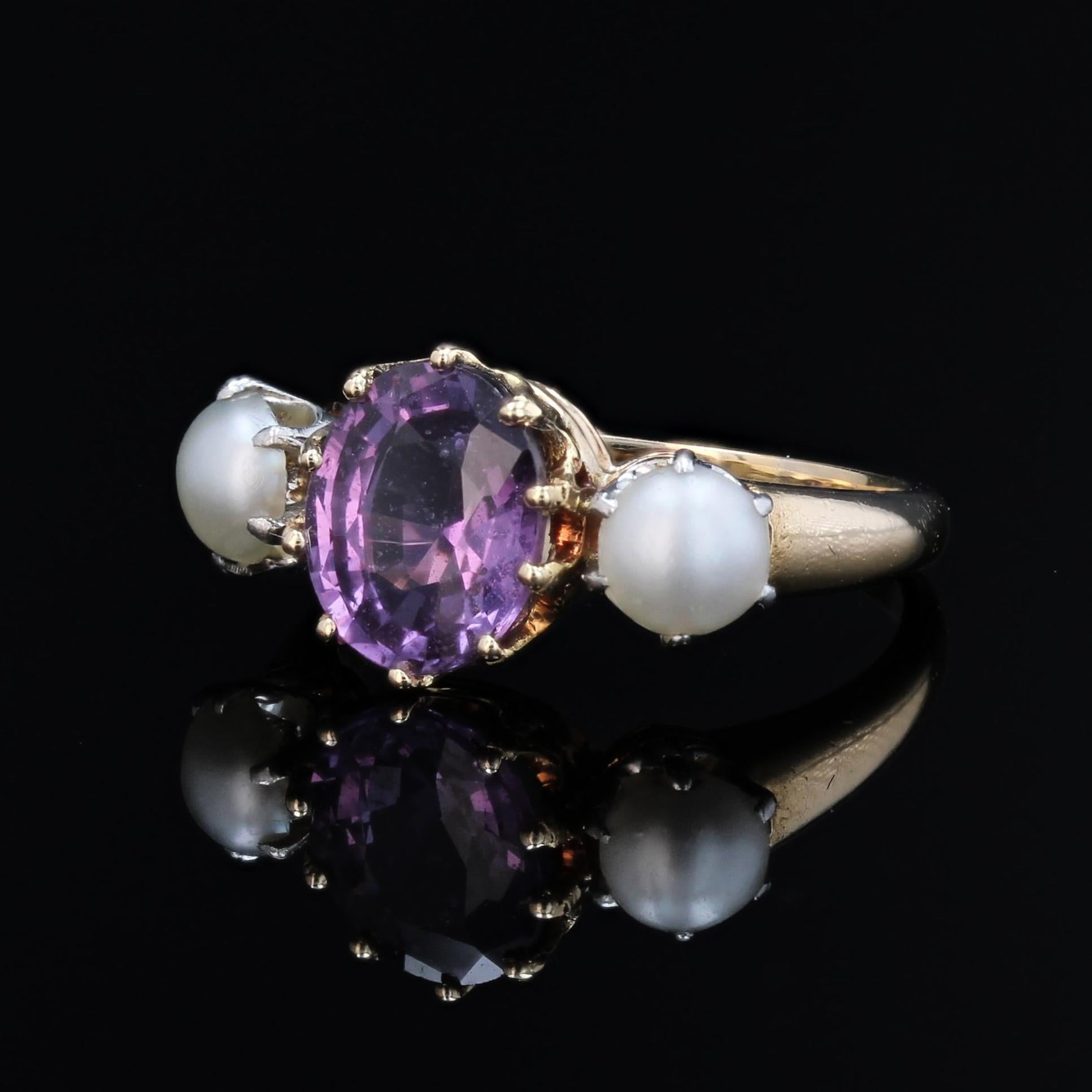 Bague trilogie en or jaune 18 carats du 20e siècle, saphir violet et perles de culture en vente 1