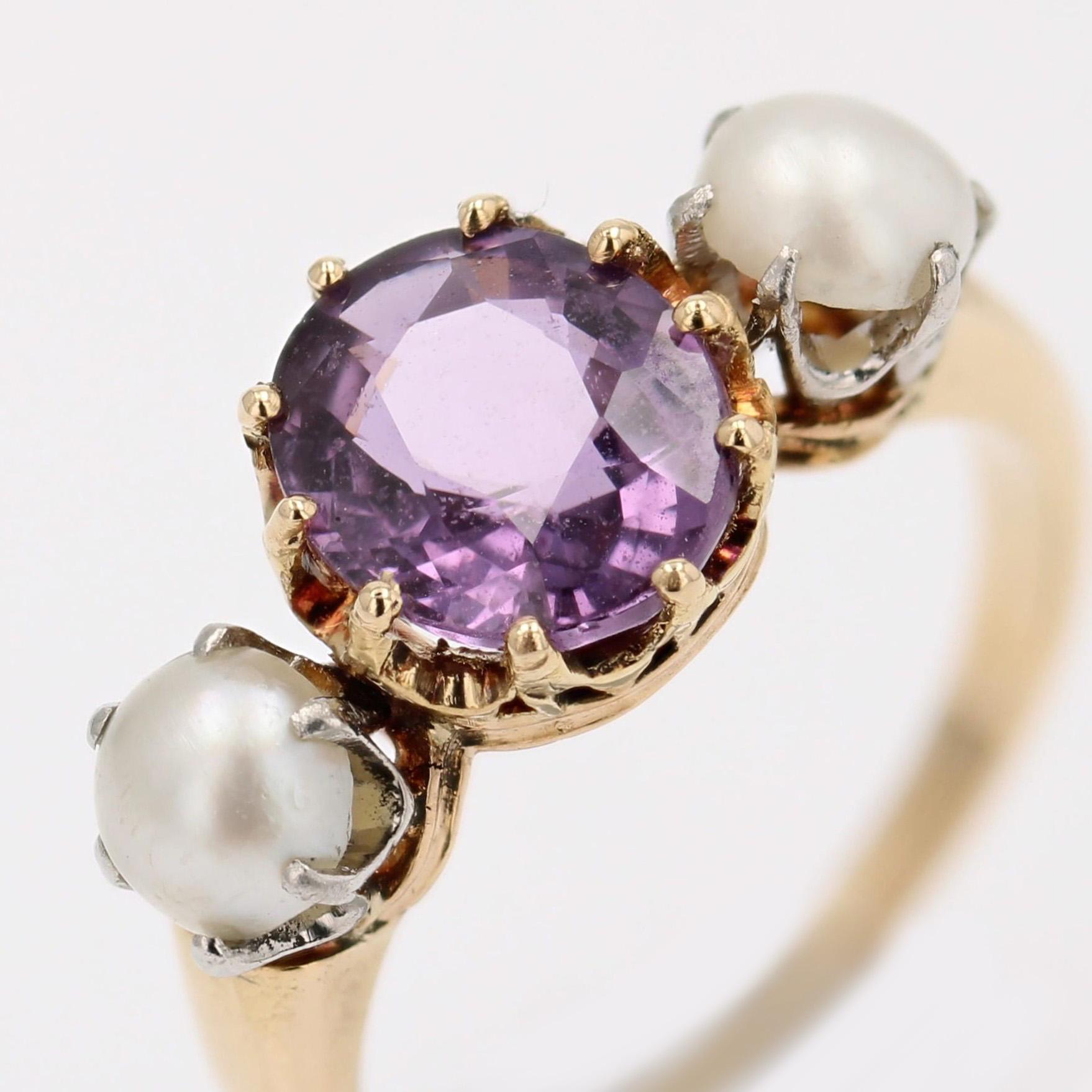 Bague trilogie en or jaune 18 carats du 20e siècle, saphir violet et perles de culture en vente 3