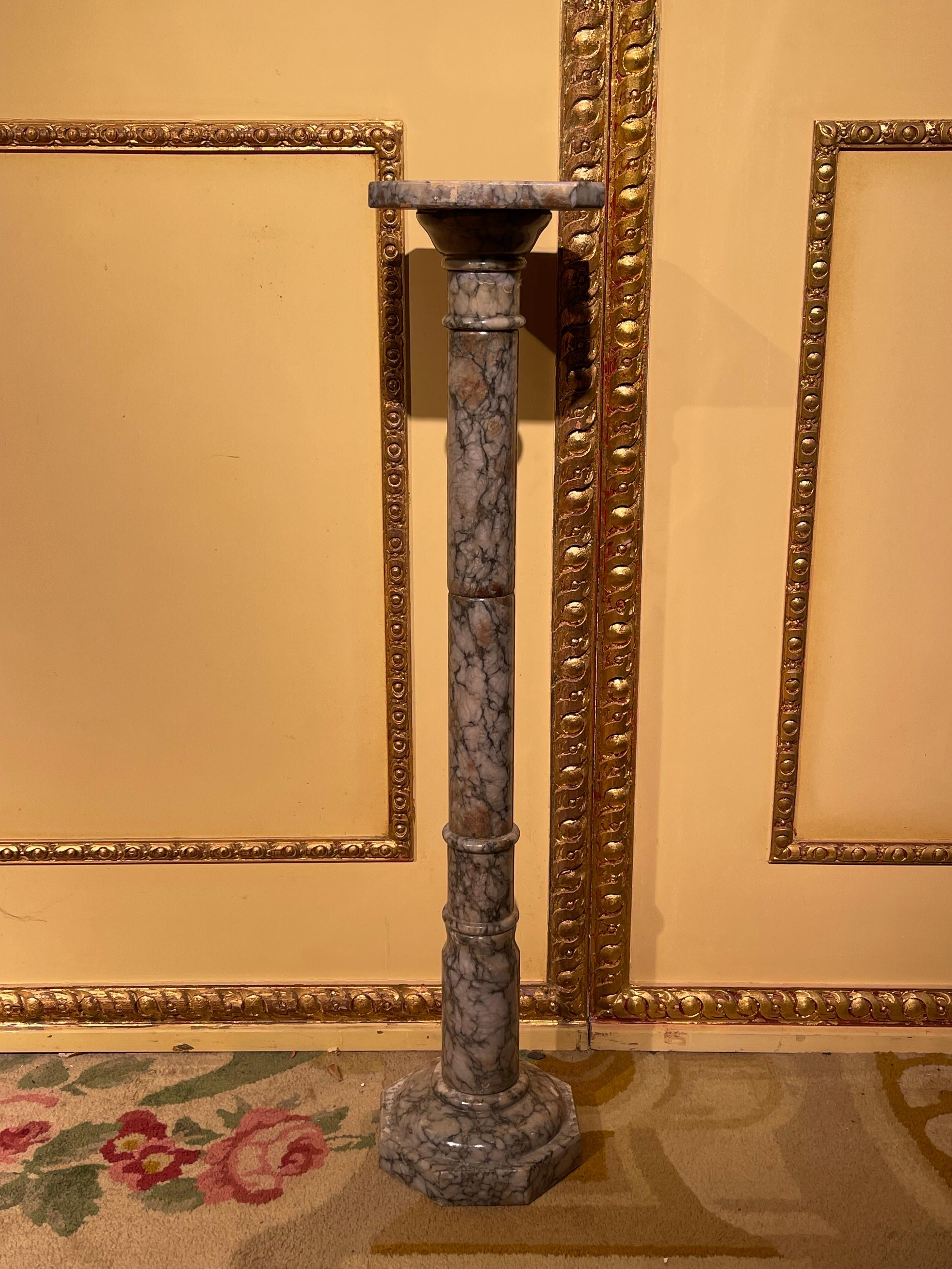20th Century Quality Marble Pillar / Column in Neoclassical Style For Sale 1