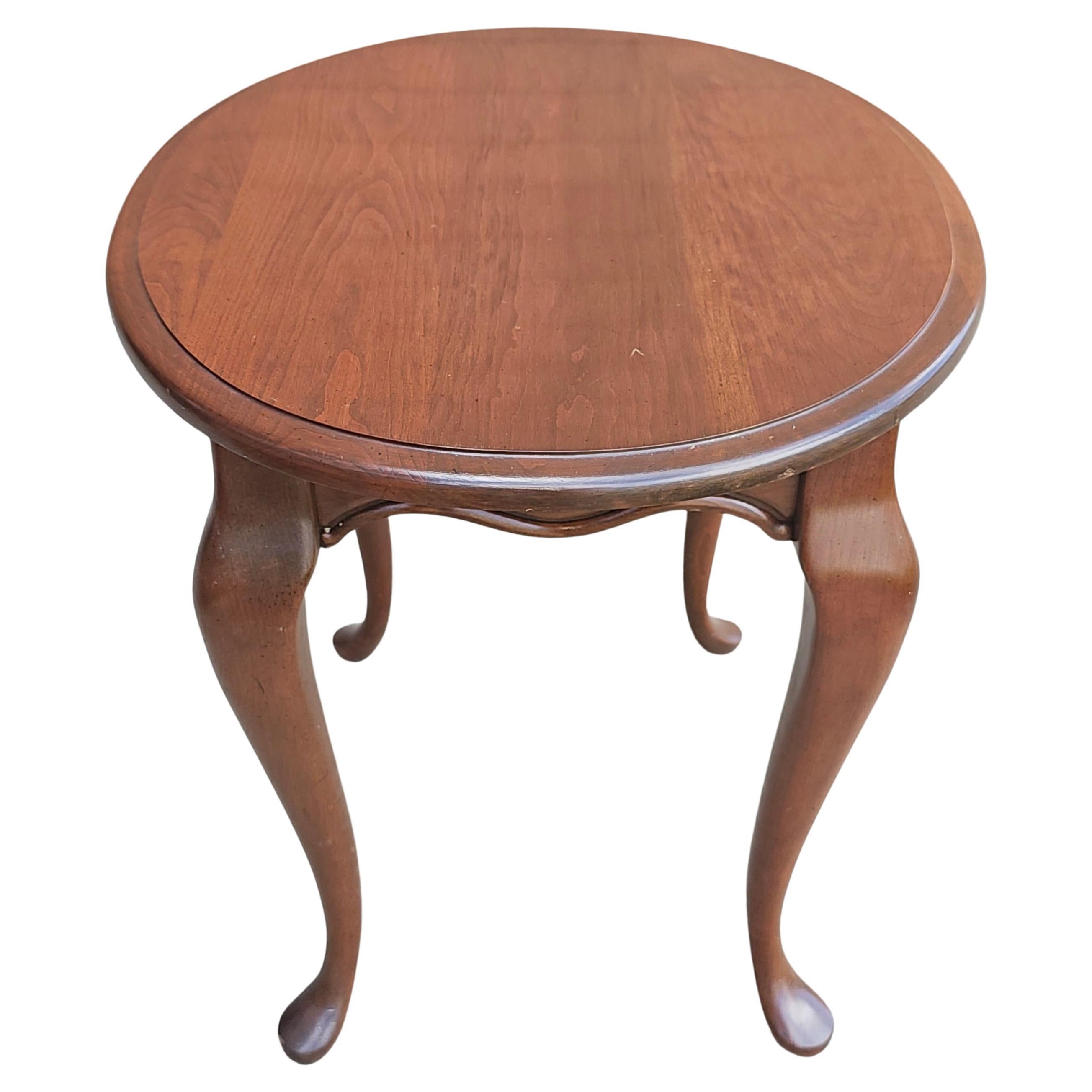 20th Century Queen Anne Style Cherry Oval Side Table For Sale