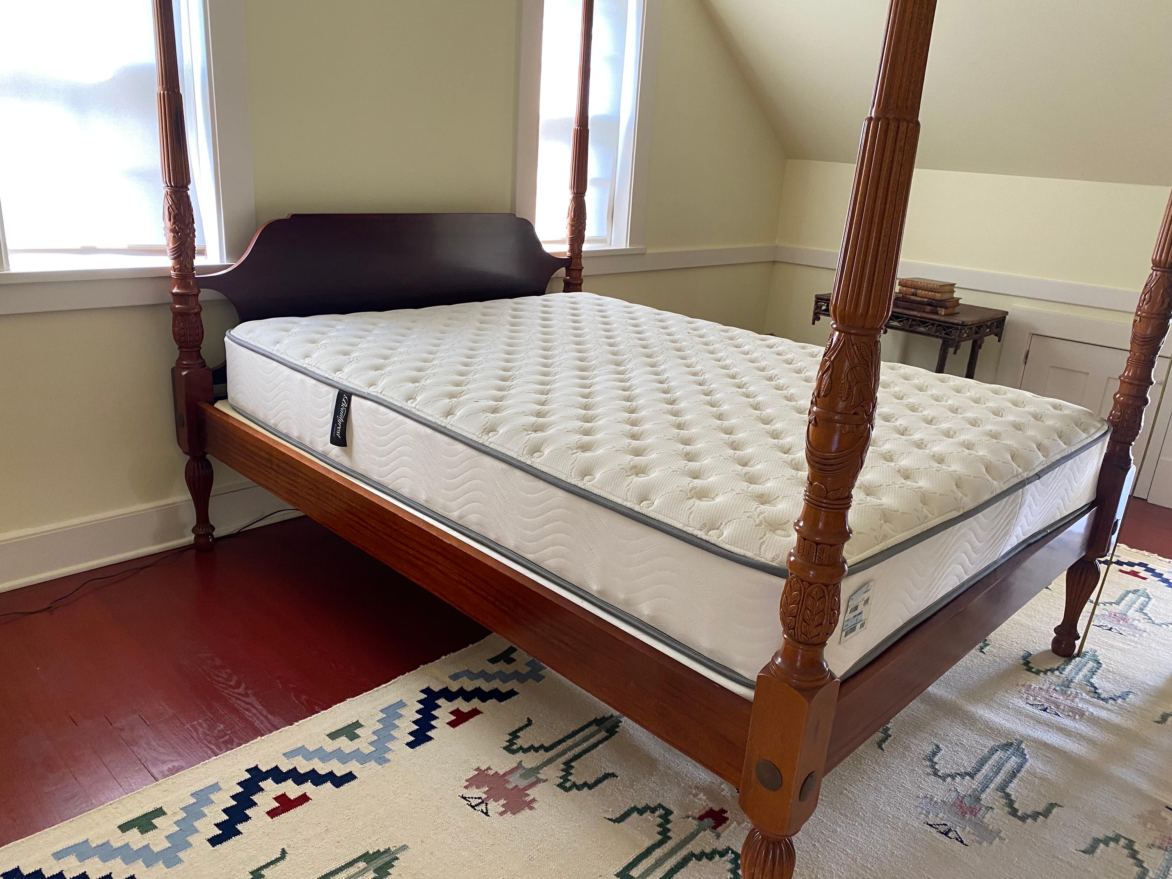 20th Century Queen Size Four Poster Canopy Bed with Rails For Sale 4