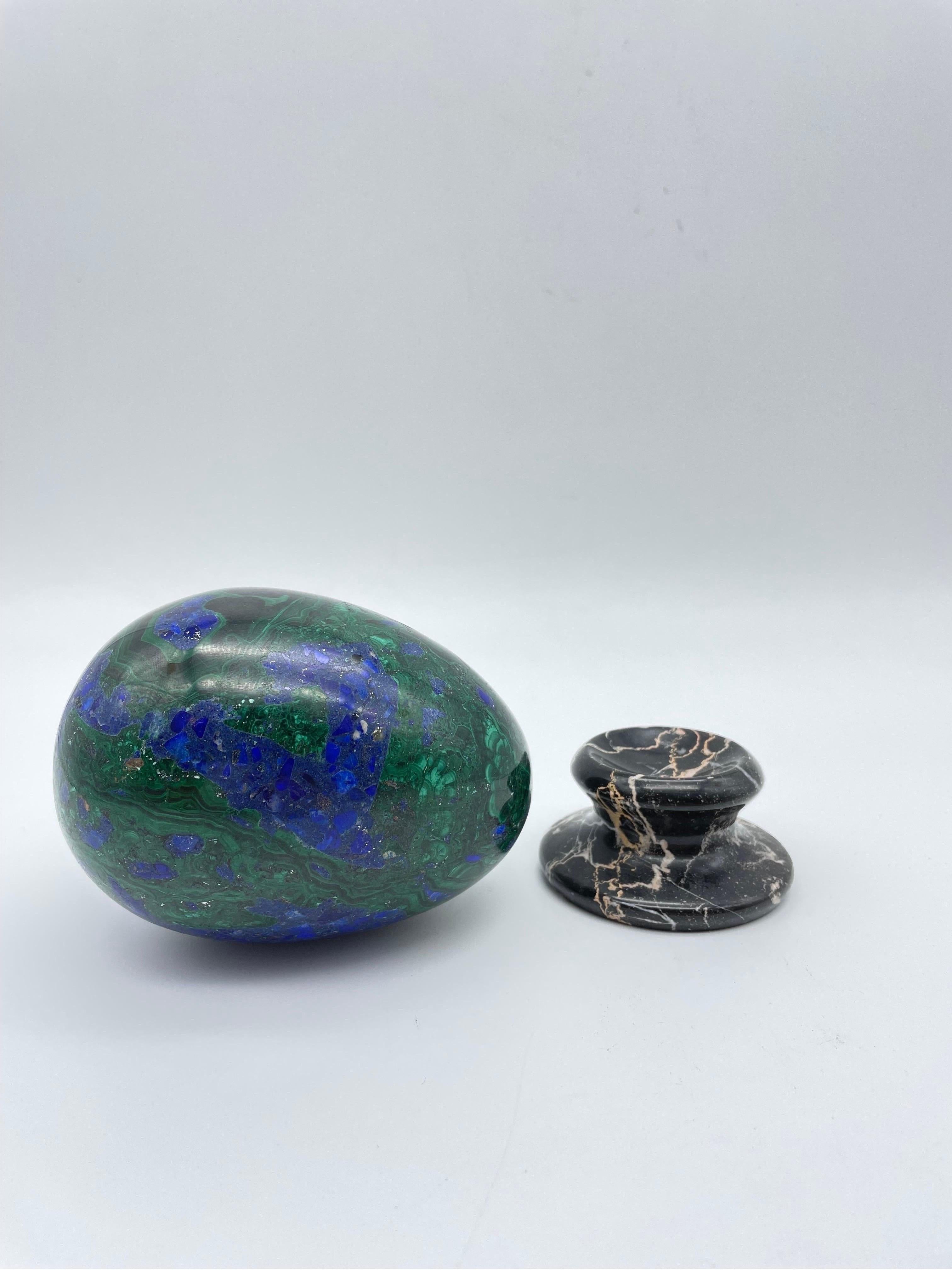 20th Century Rare Azurite Mineral Egg on Marble Base In Good Condition In Berlin, DE