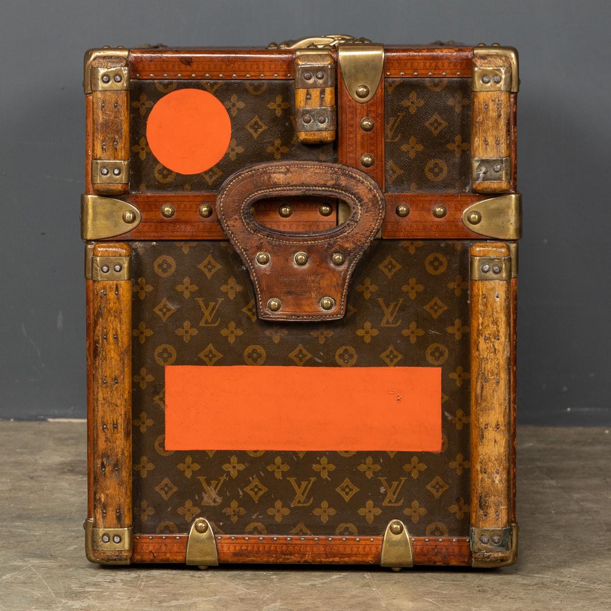 20th Century Rare Louis Vuitton Monogramed Library Trunk, C.1920 In Good Condition In Royal Tunbridge Wells, Kent