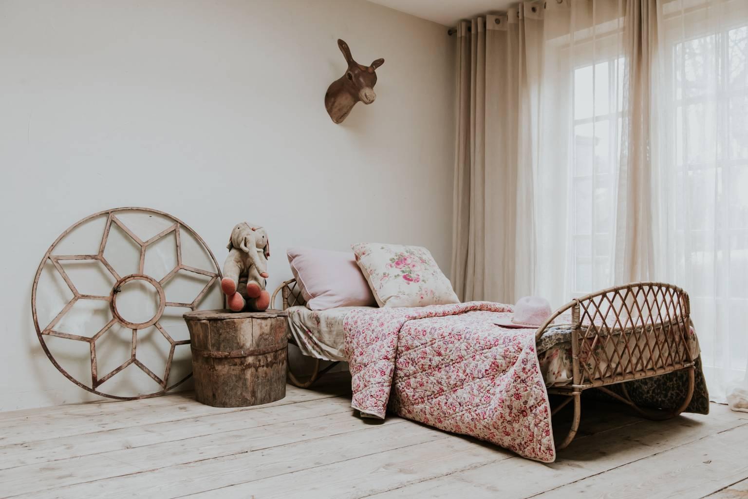 20th Century Rattan/Wicker Bed In Excellent Condition In Brecht, BE