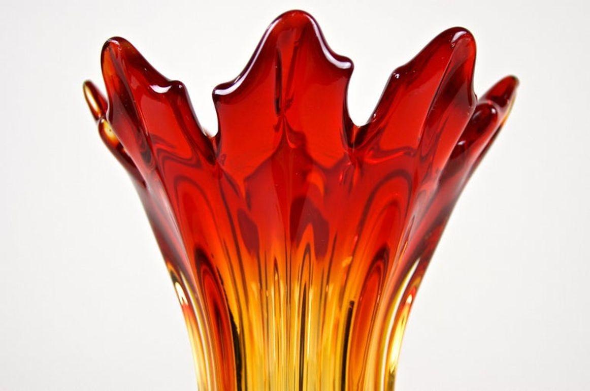 Jarrón de Cristal Murano Sommerso Rojo/Ámbar del Siglo XX - Mediados de Siglo, IT ca. 1960 en venta 4