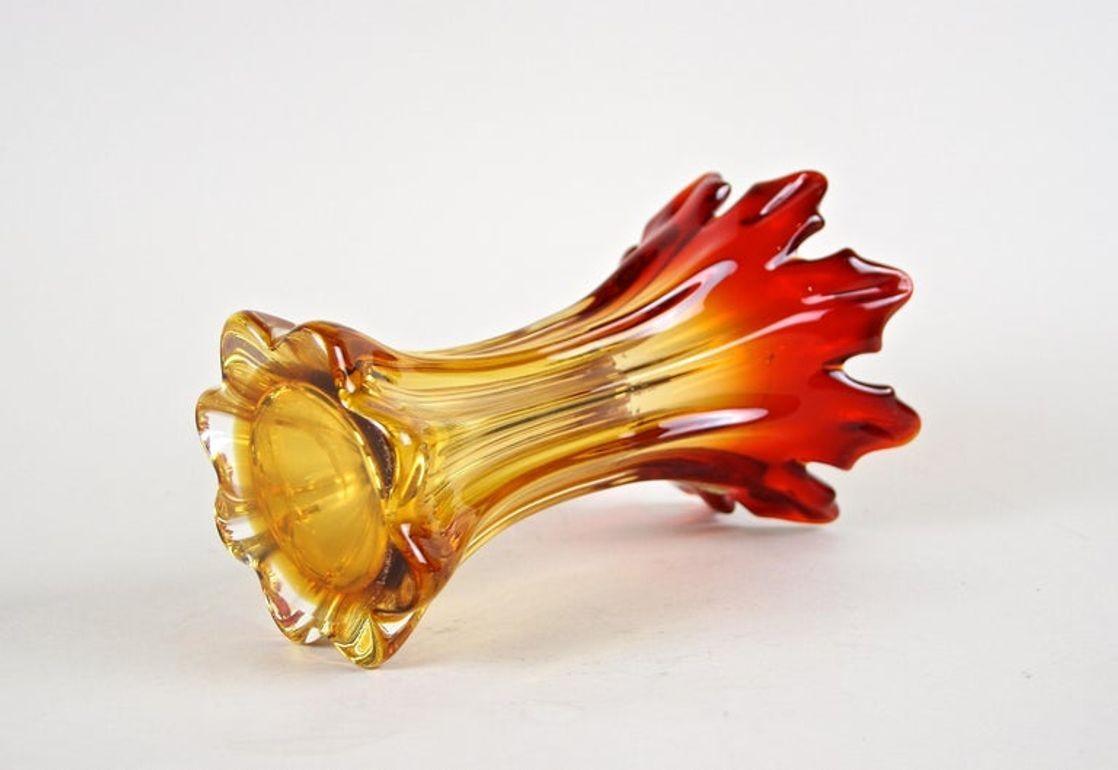 Jarrón de Cristal Murano Sommerso Rojo/Ámbar del Siglo XX - Mediados de Siglo, IT ca. 1960 en venta 5