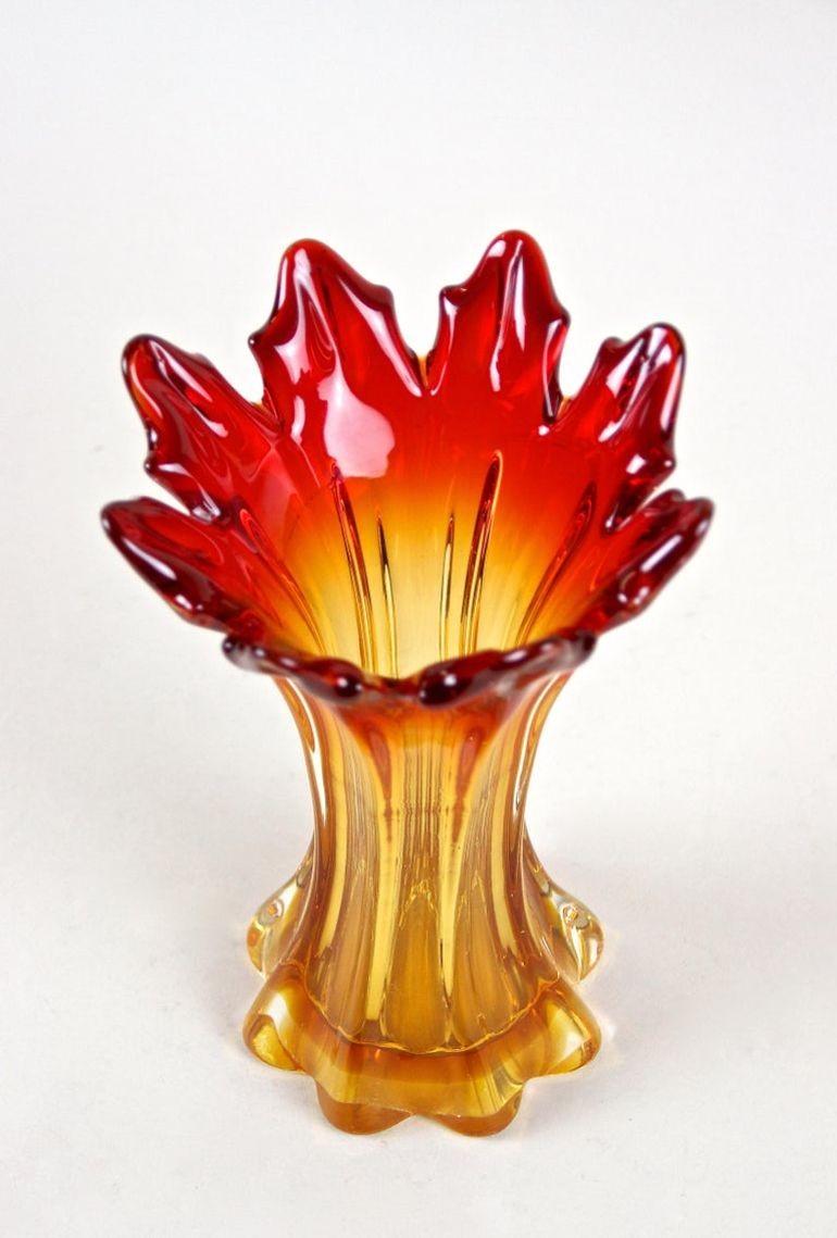 Jarrón de Cristal Murano Sommerso Rojo/Ámbar del Siglo XX - Mediados de Siglo, IT ca. 1960 en venta 9