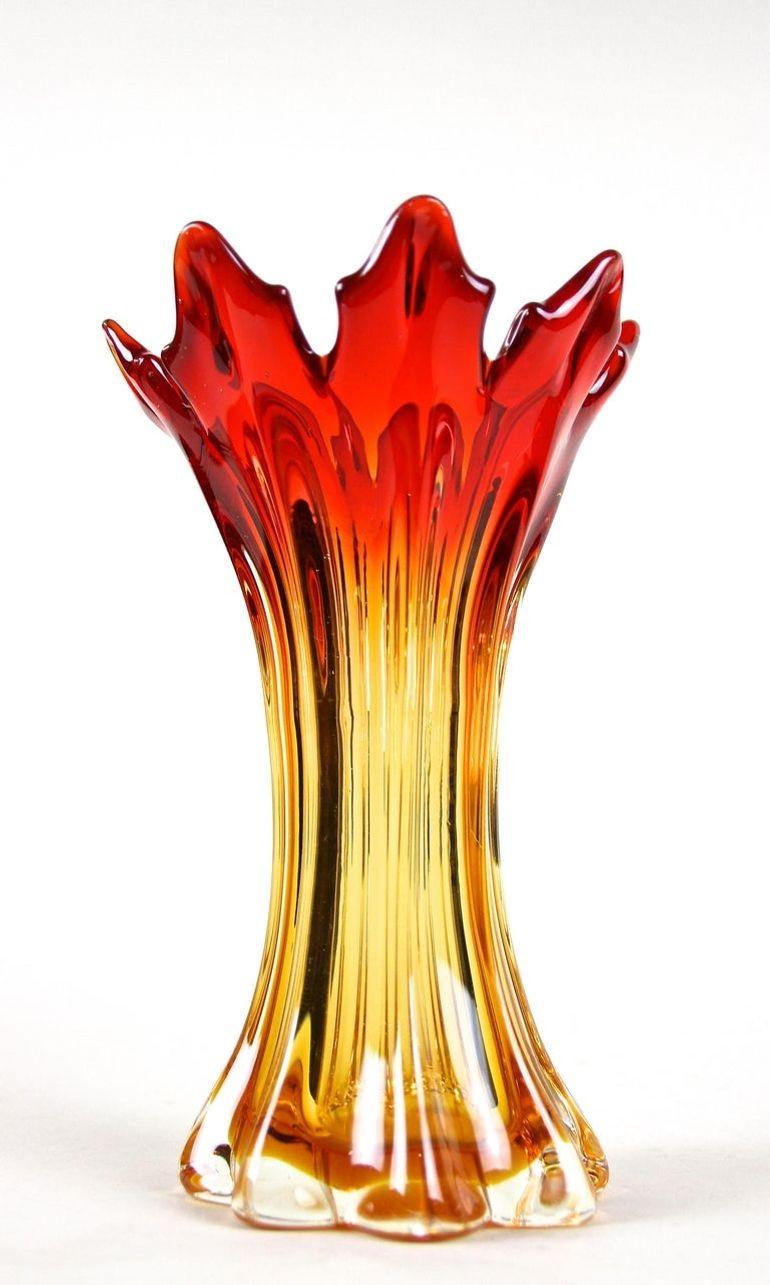 Jarrón de Cristal Murano Sommerso Rojo/Ámbar del Siglo XX - Mediados de Siglo, IT ca. 1960 en venta 2