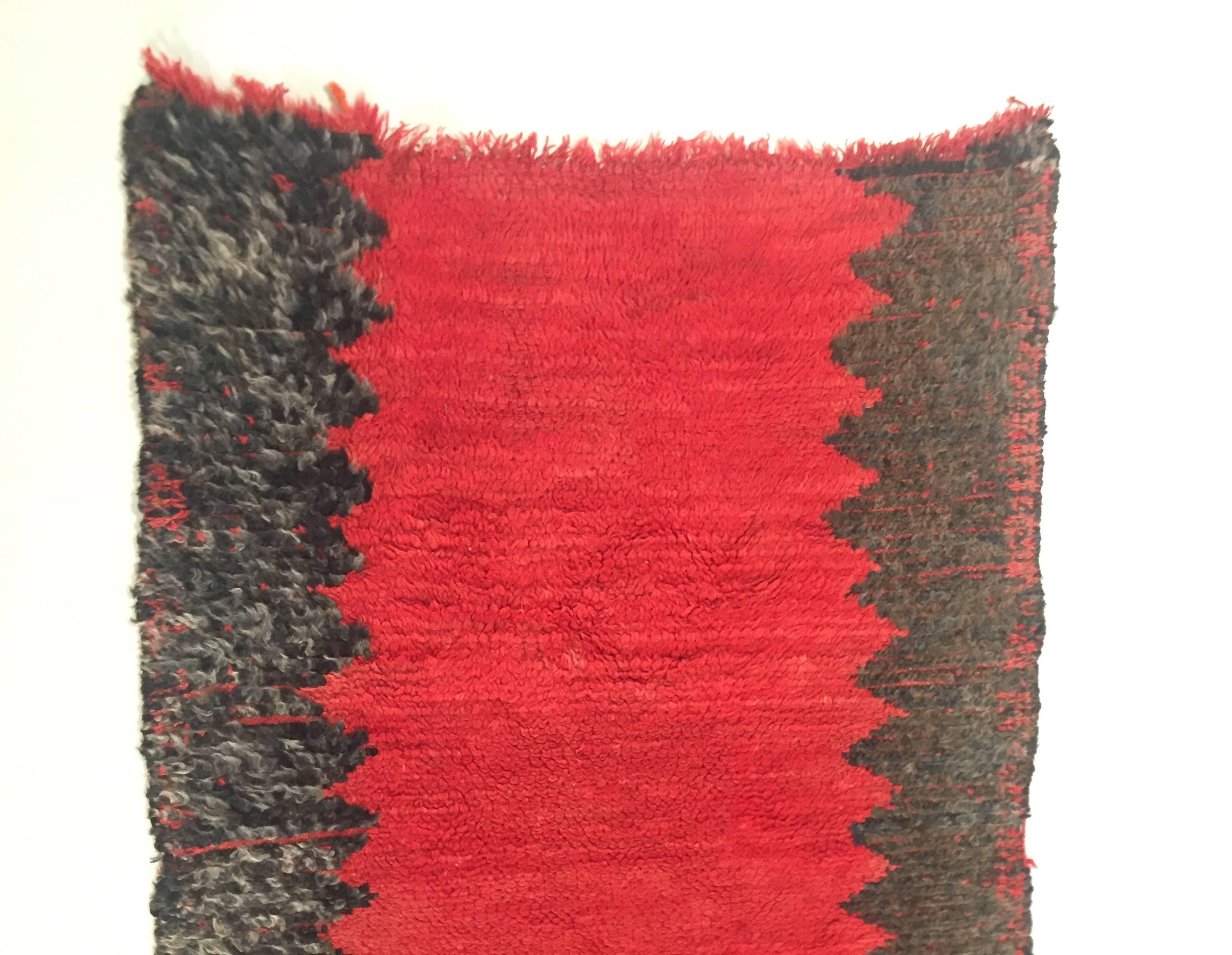 Moroccan 20th Century Red and Black in Wool Berber Tribal Imouzzer-Kandar Rug, 1960s For Sale