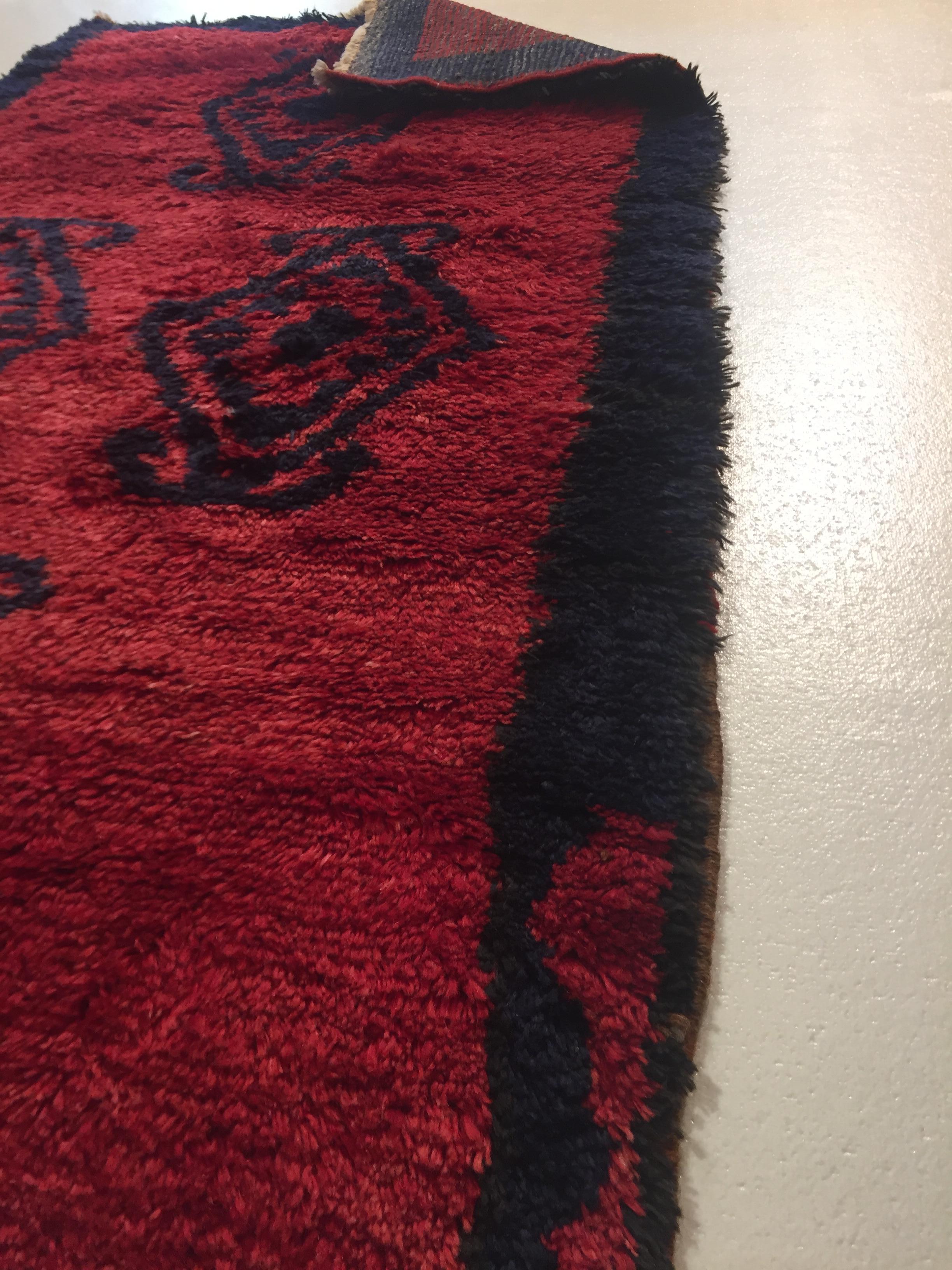 20th Century Red and Black Wool Turkish Tribal Tulu Rug, 1960s For Sale 1