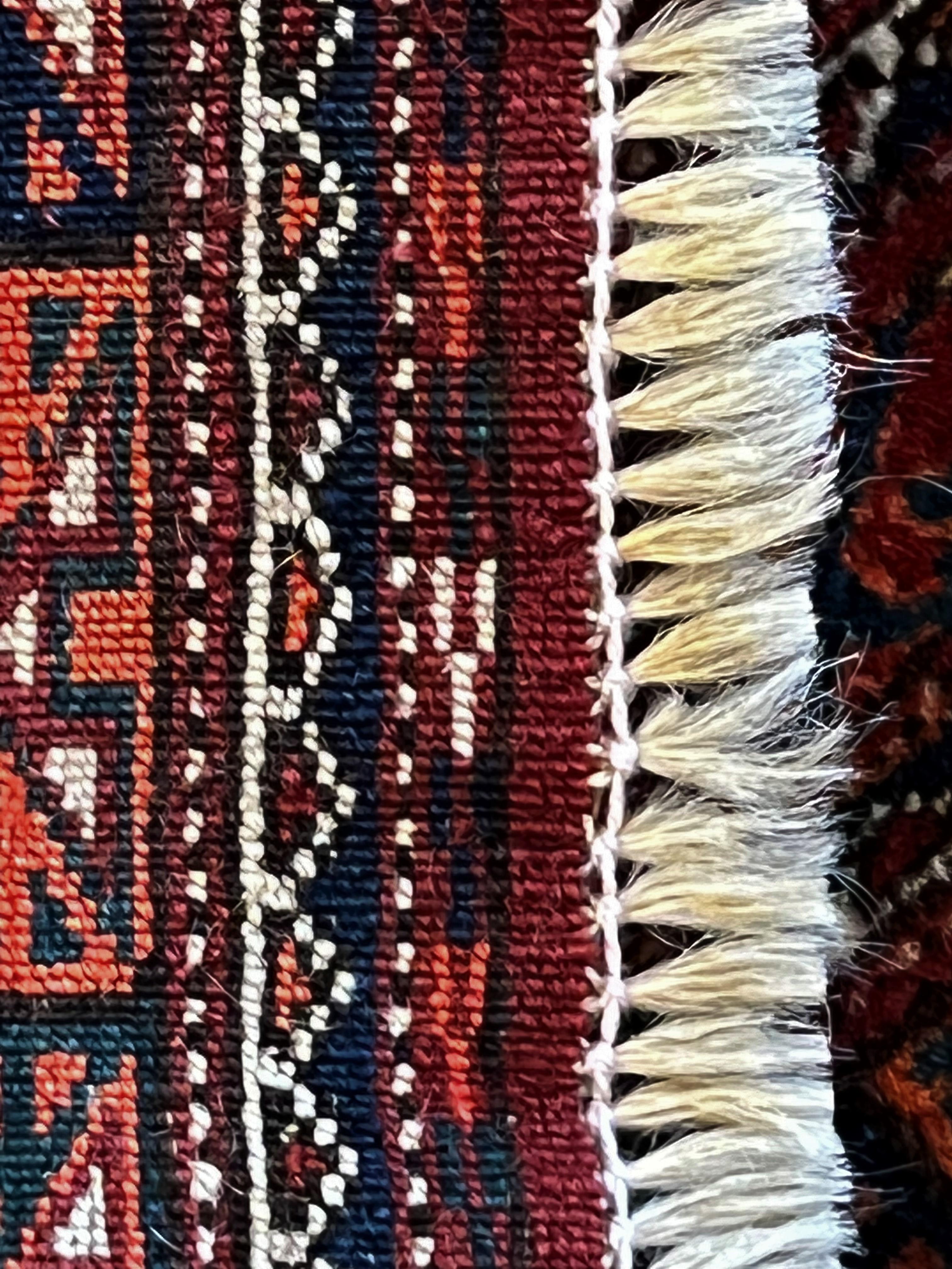 Roter und blauer geometrischer kaukasischer Nomad- Chuval-Teppich des 20. Jahrhunderts im Angebot 2
