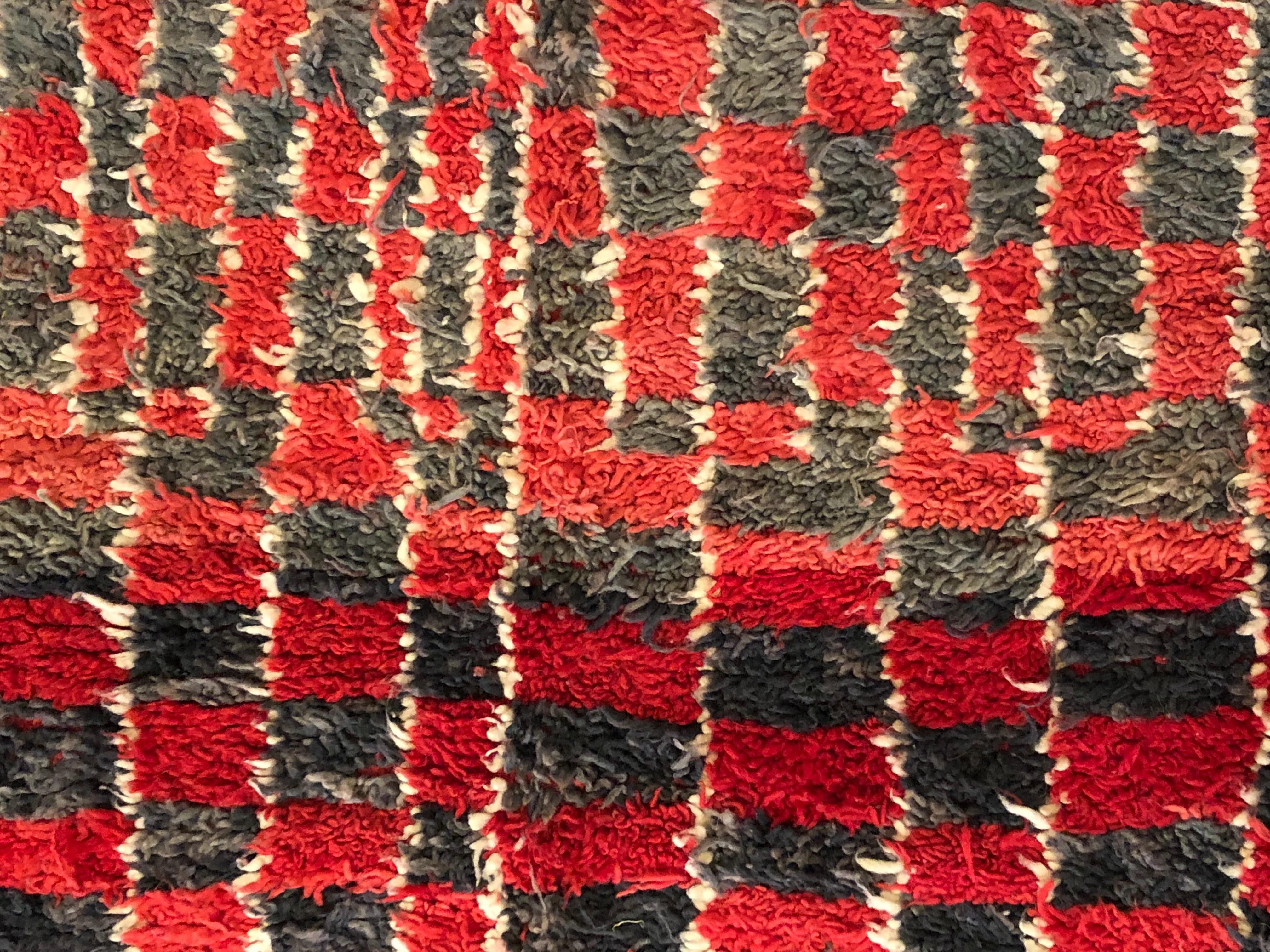 Hand-Knotted 20th Century Red, Brown and White Chess Berber Talsent Rug from Morocco, 1950s For Sale