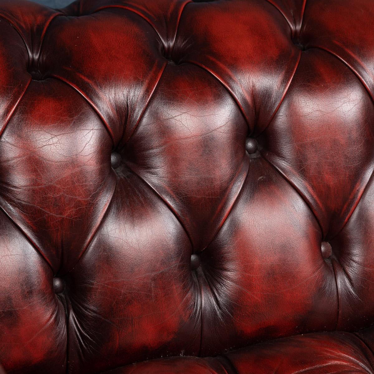 20th Century Red Leather Chesterfield Sofa with Button Down Seat, circa 1970 4