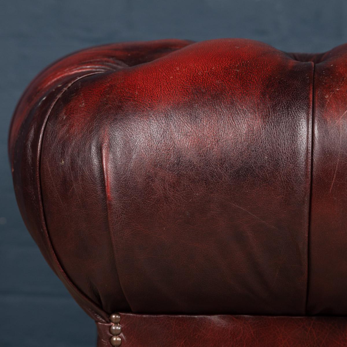 20th Century Red Leather Chesterfield Sofa with Button Down Seat, circa 1970 12