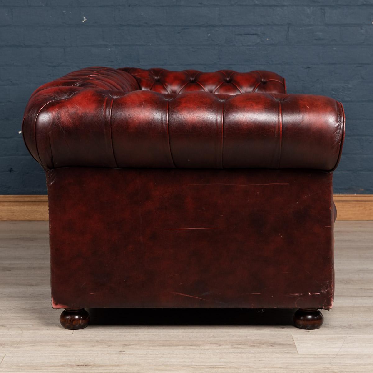 chesterfield sofa red leather