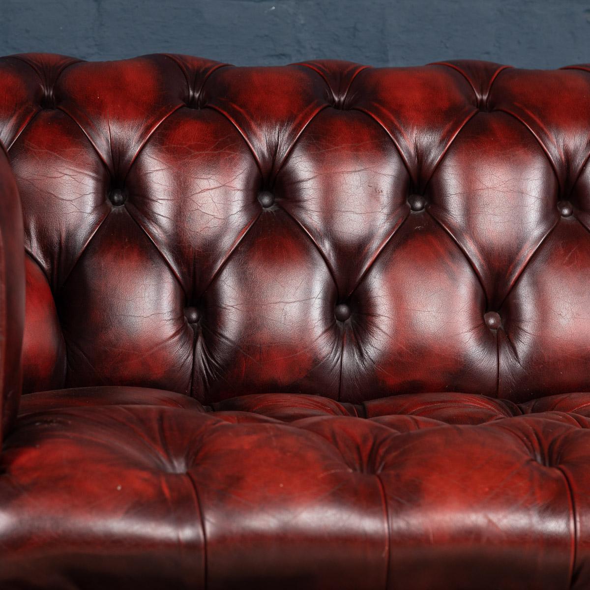 20th Century Red Leather Chesterfield Sofa with Button Down Seat, circa 1970 1