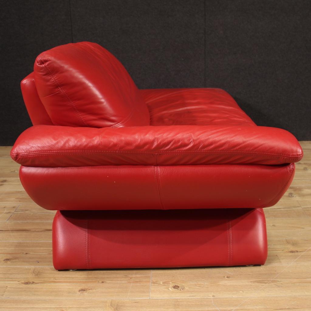 20th Century Red Leather Italian Modern Sofa Daybed, 1980 For Sale 3