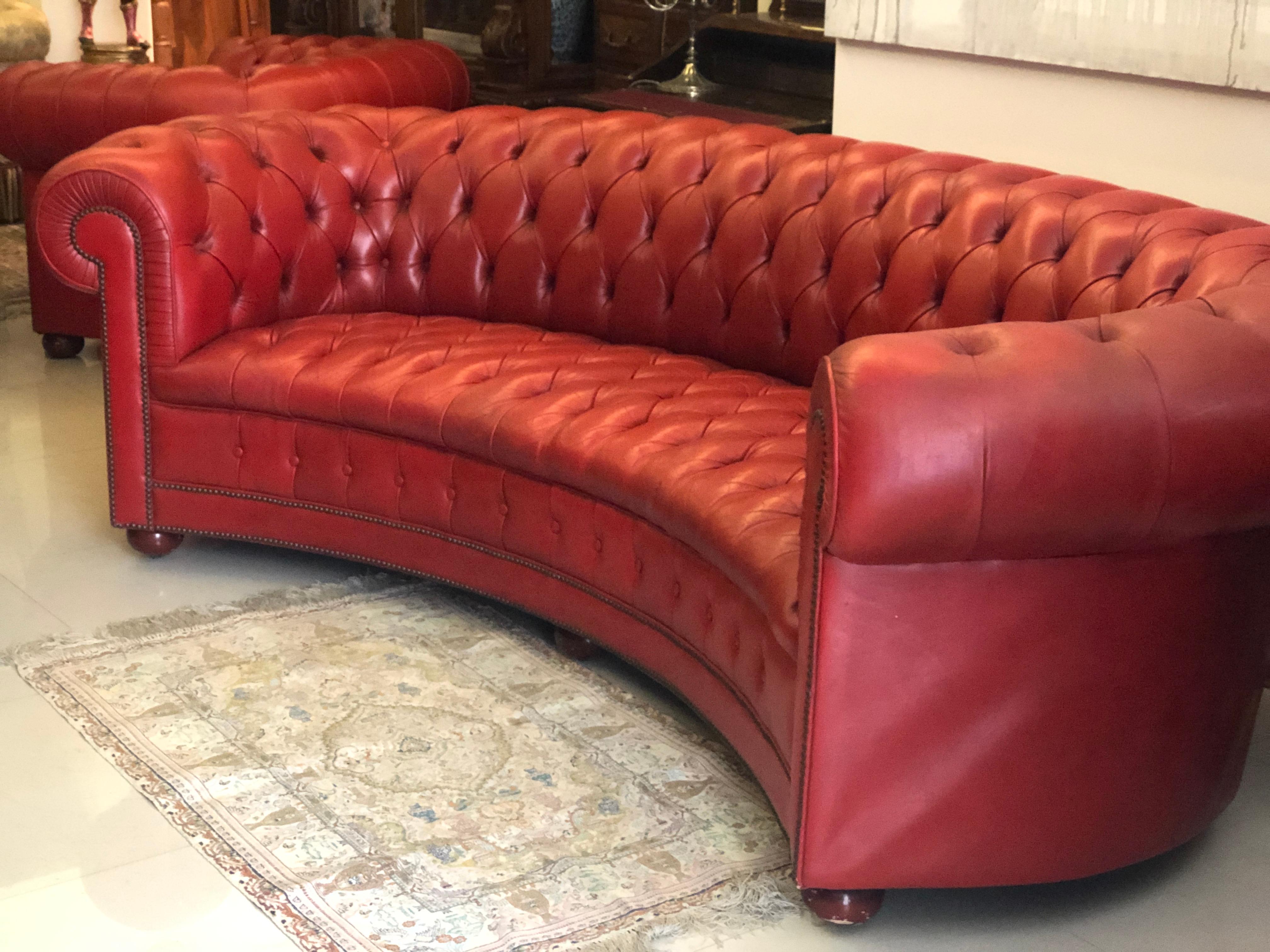20th Century Red Leather Set of Chesterfield Oval Sofa with Two Club Armchairs In Good Condition In Sofia, BG