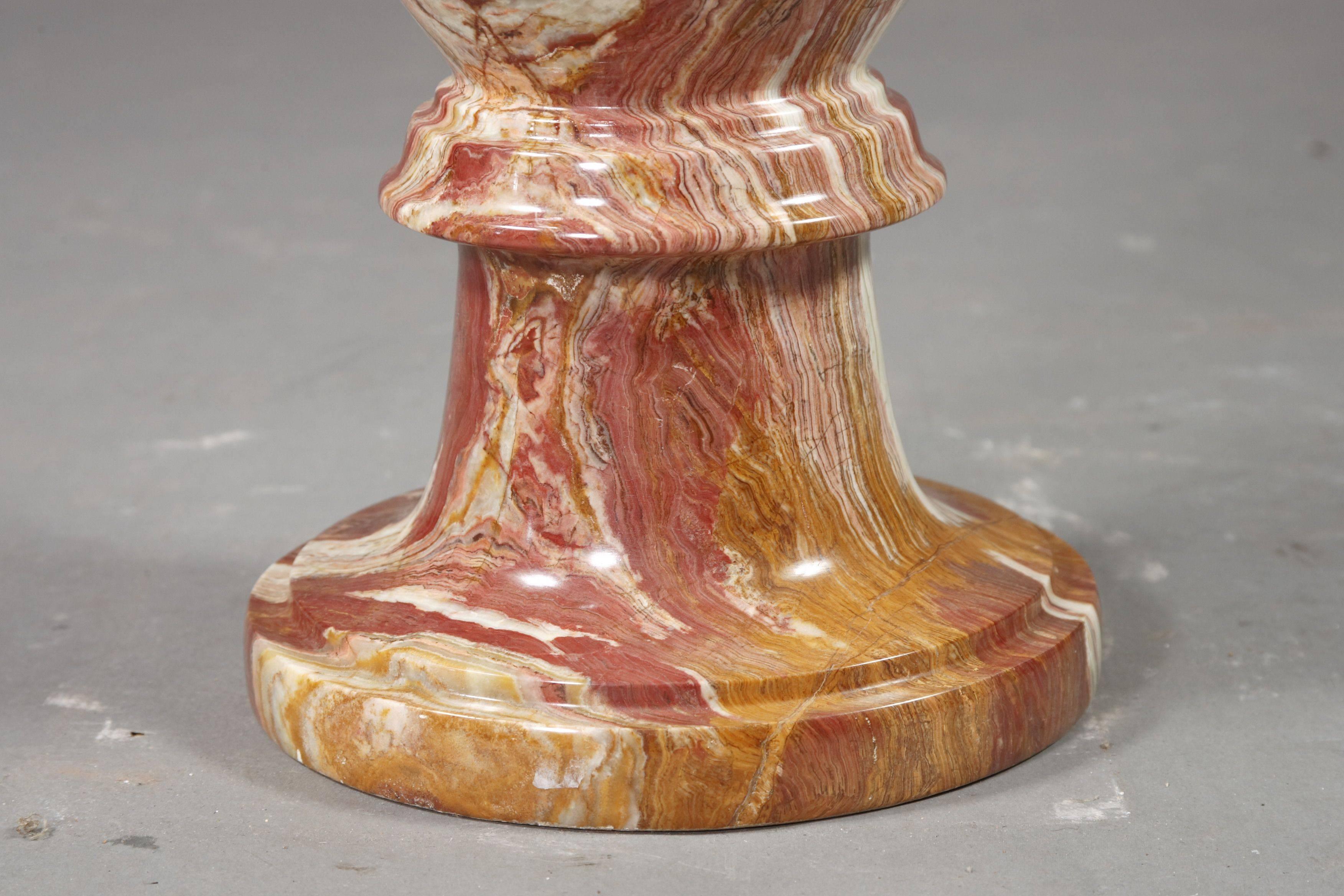 20th Century Red-Onyx Marble Vase For Sale 1