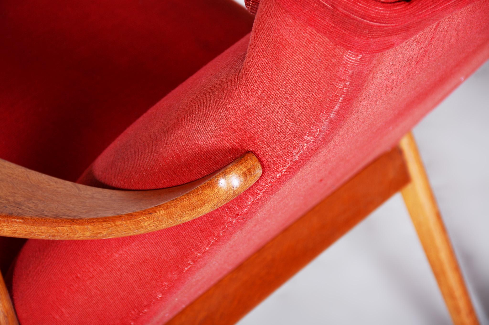 20th Century, Red Pair of Midcentury Oak Armchairs, Czechia, 1950s 1