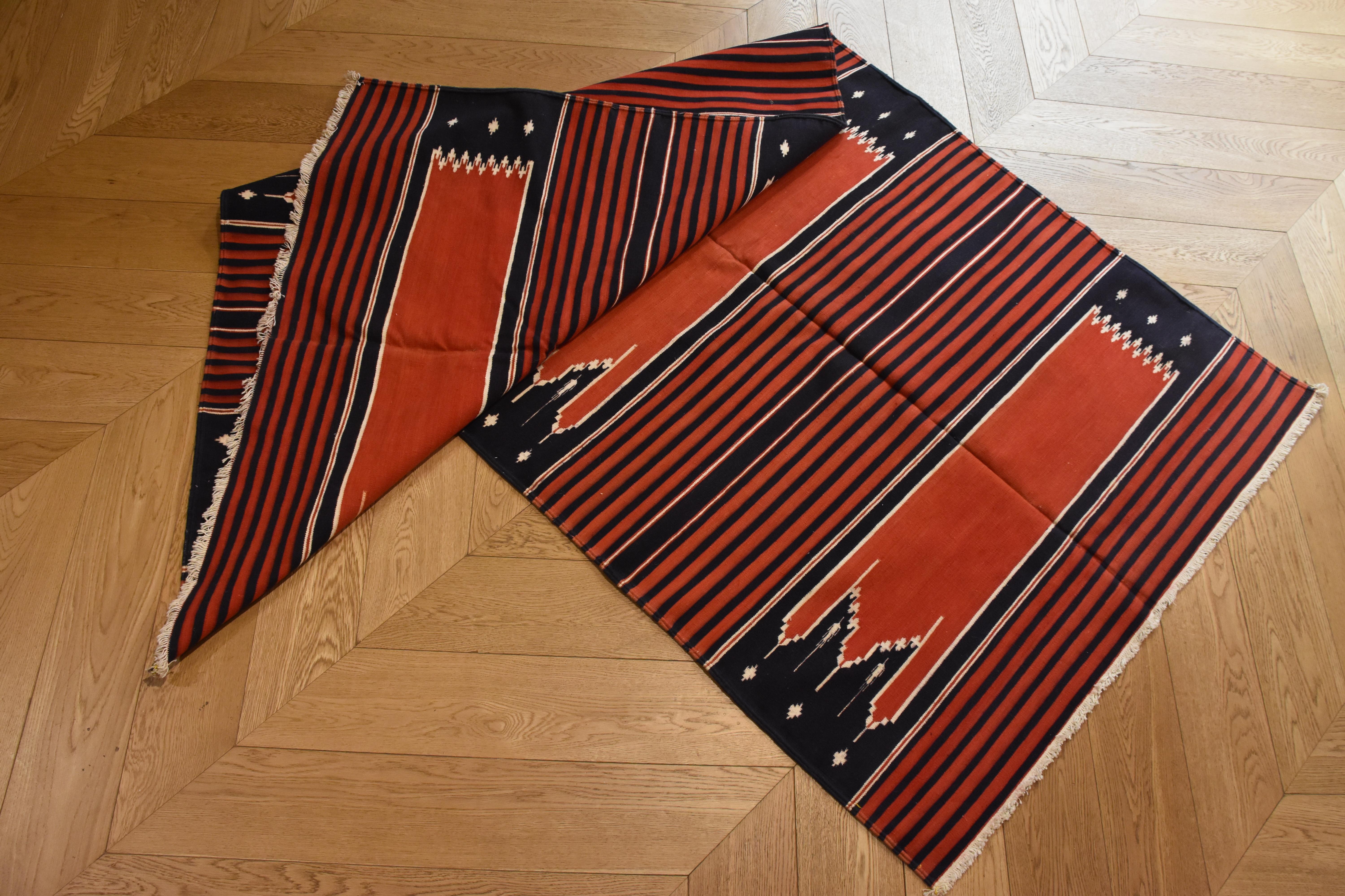 20th Century Red, White and Blue Dhurrie Saf Runner Mehrab Rug from India, 1970s For Sale 8