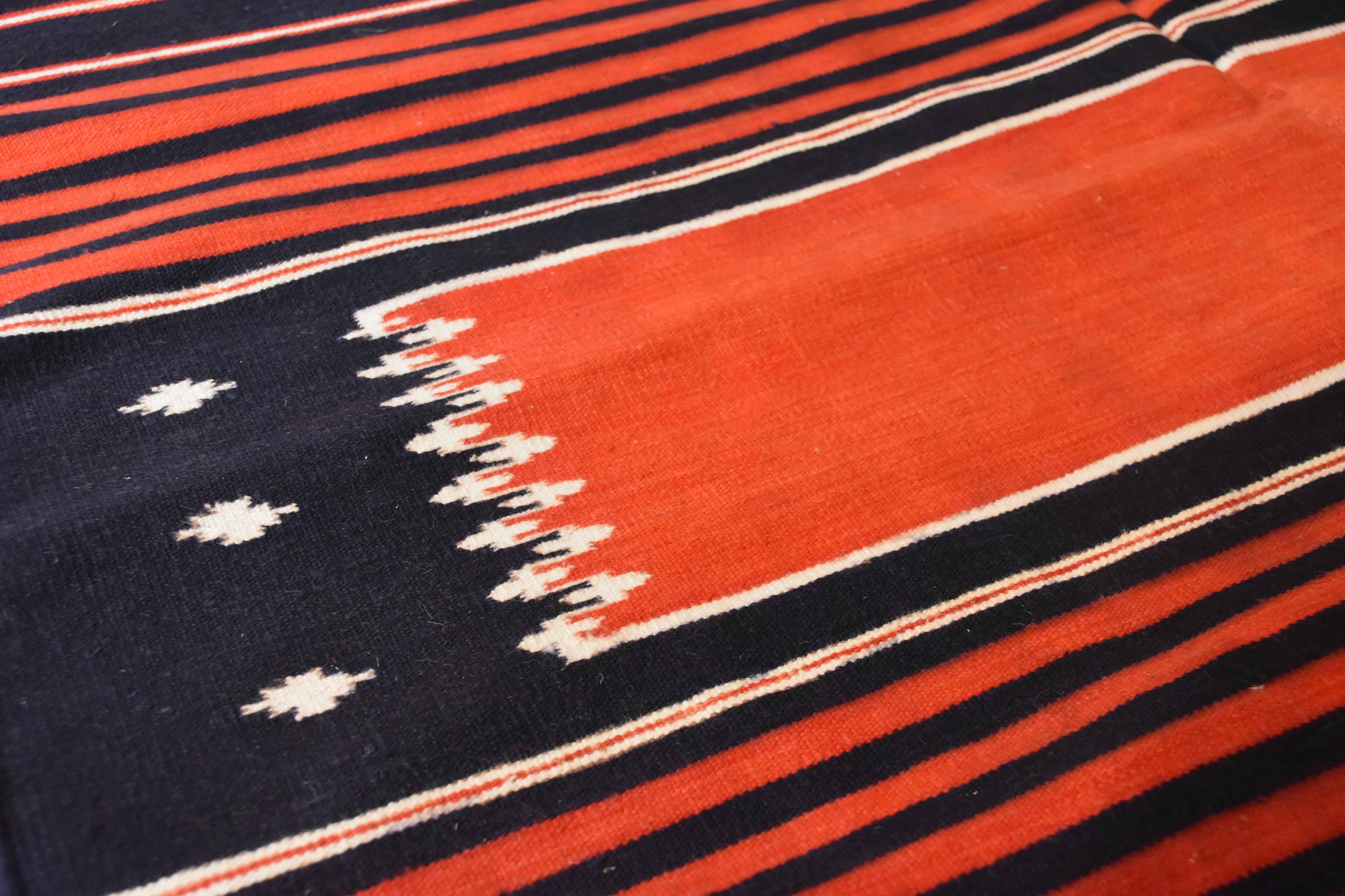 20th Century Red, White and Blue Dhurrie Saf Runner Mehrab Rug from India, 1970s For Sale 1