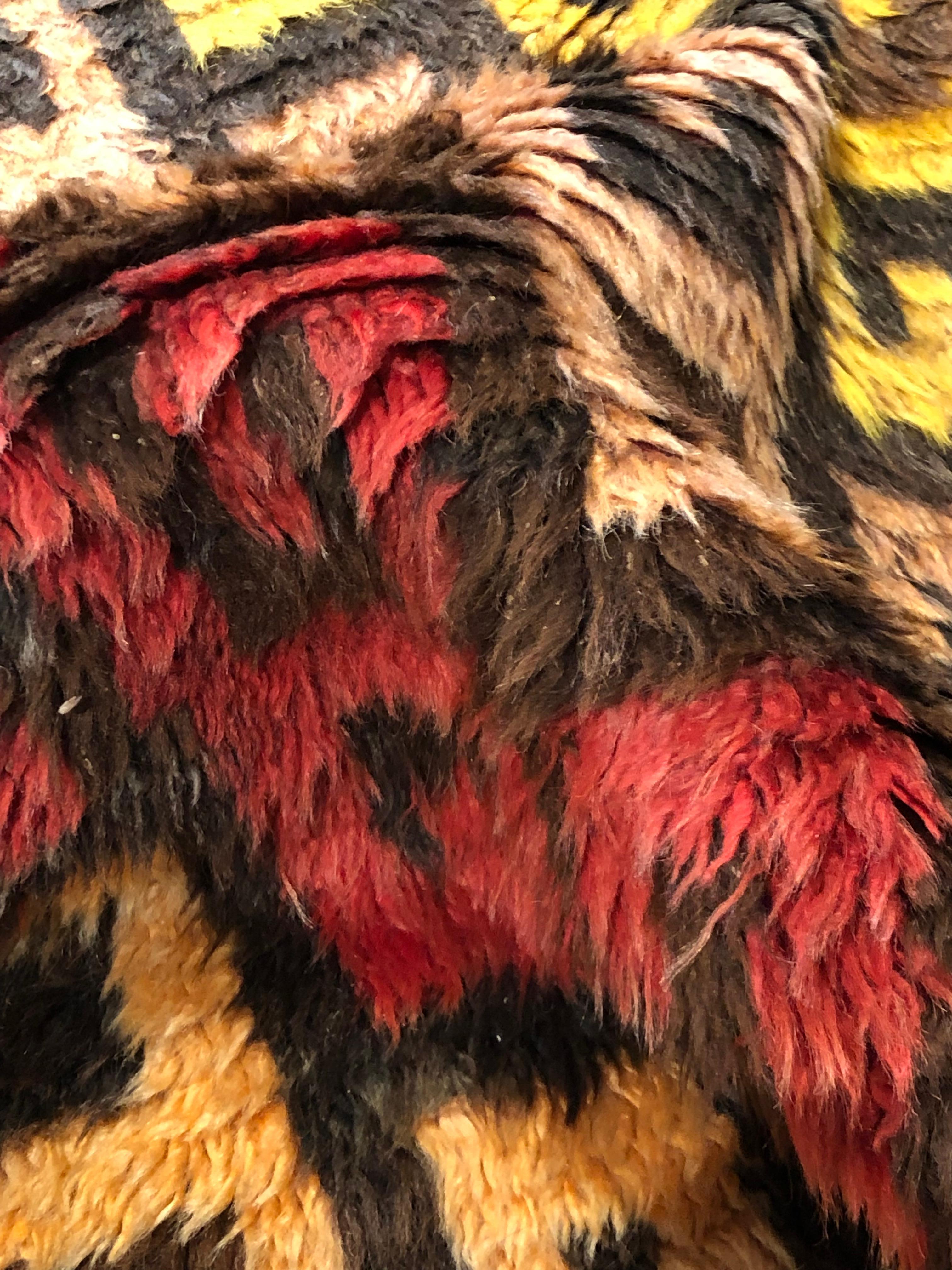 Türkischer Tulu-Teppich aus rot-gelb-brauner Wolle des 20. Jahrhunderts, 1950er Jahre im Angebot 7