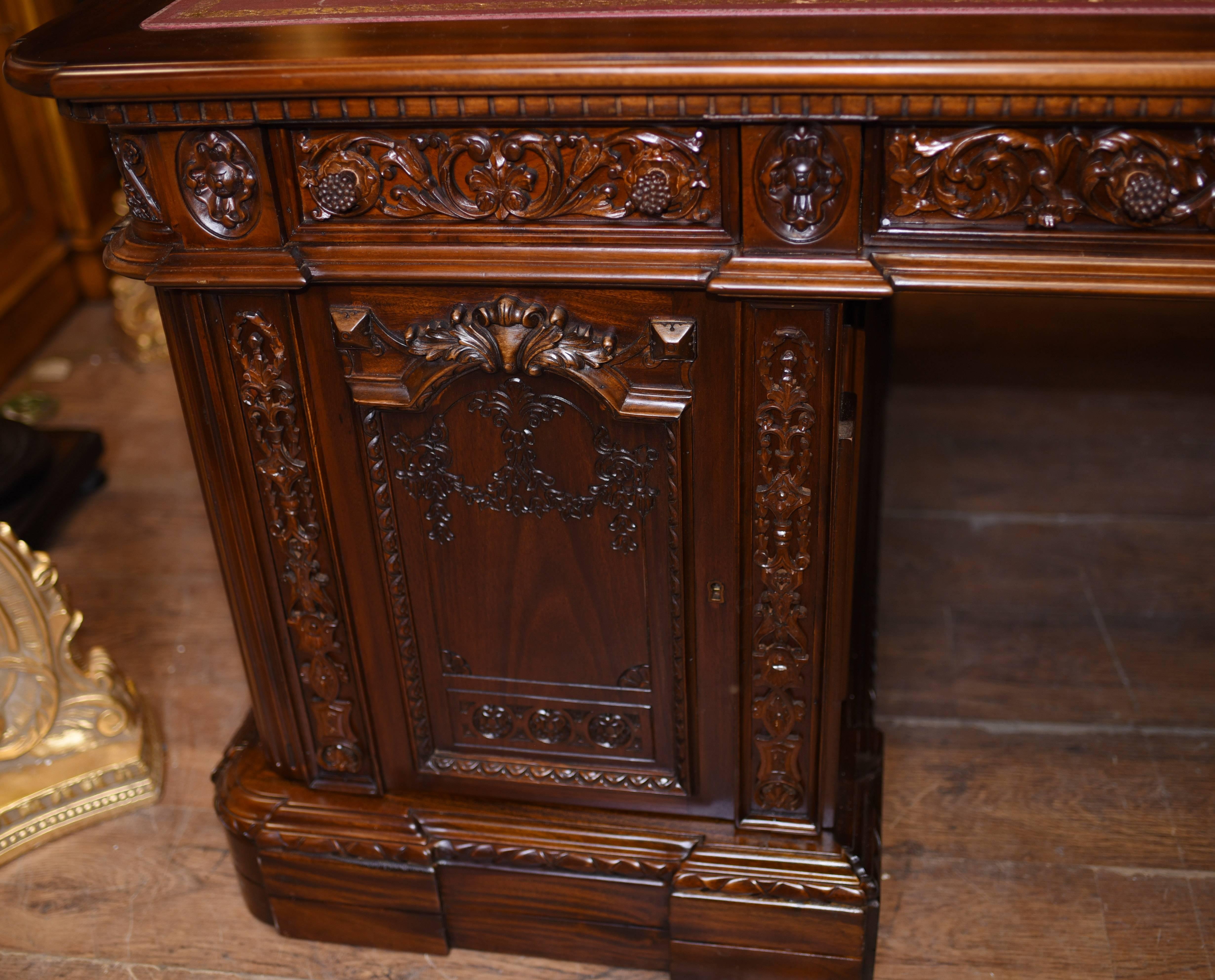 Replica des Präsidentenschreibtischs des Weißen Hauses aus dem 20. Jahrhundert 5