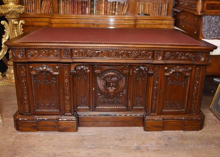 20th Century Replica Of The White House Presidents Desk At 1stdibs