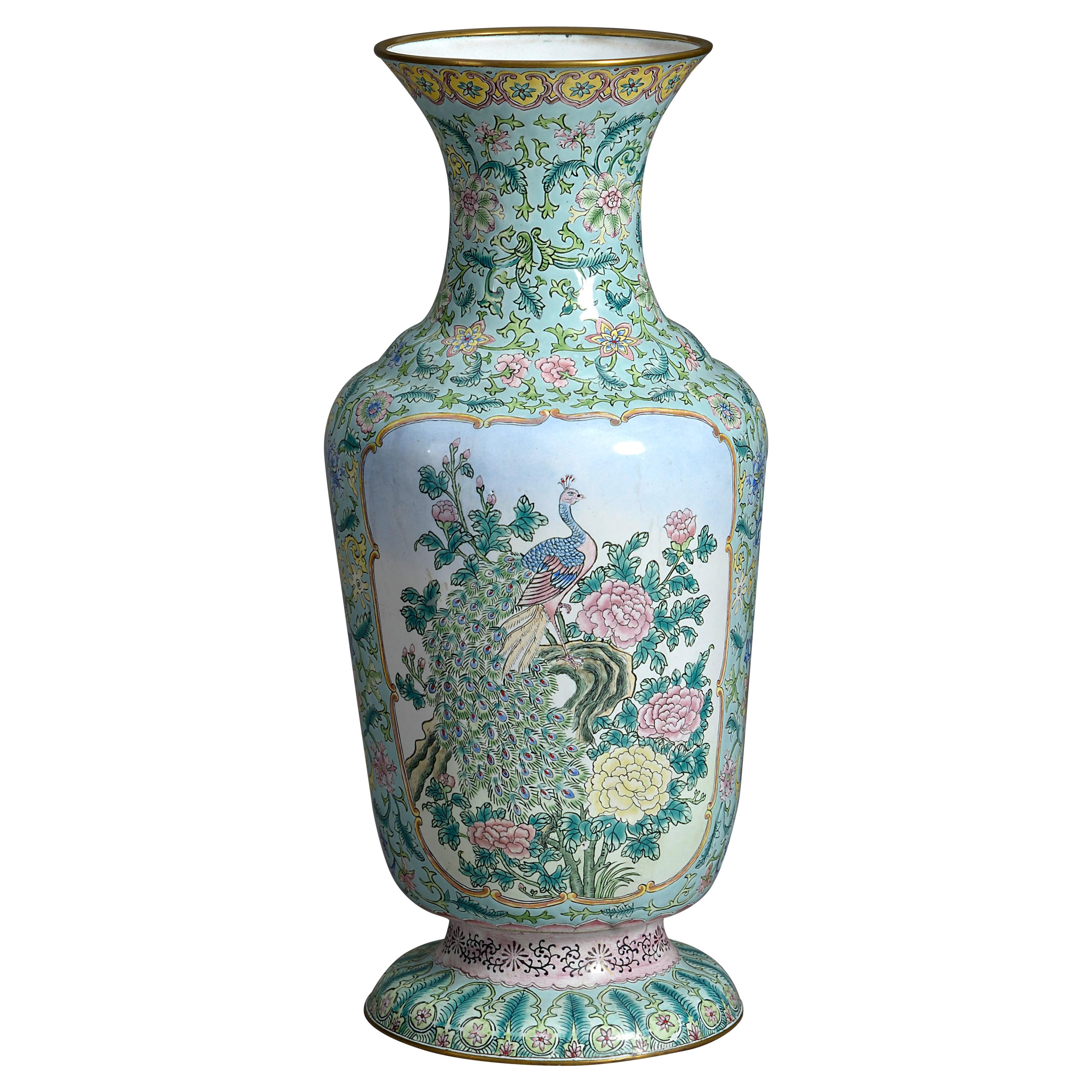 Kanton-Emaille-Vase aus der Republikzeit des 20. Jahrhunderts