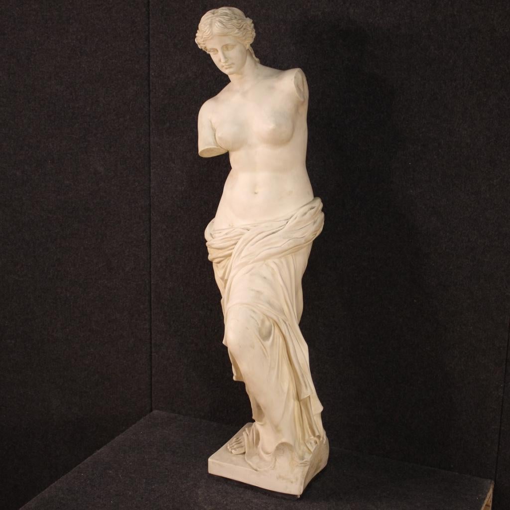 20th Century Resin and Marble Powder Italian Signed Sculpture Venus de Milo In Good Condition In Vicoforte, Piedmont