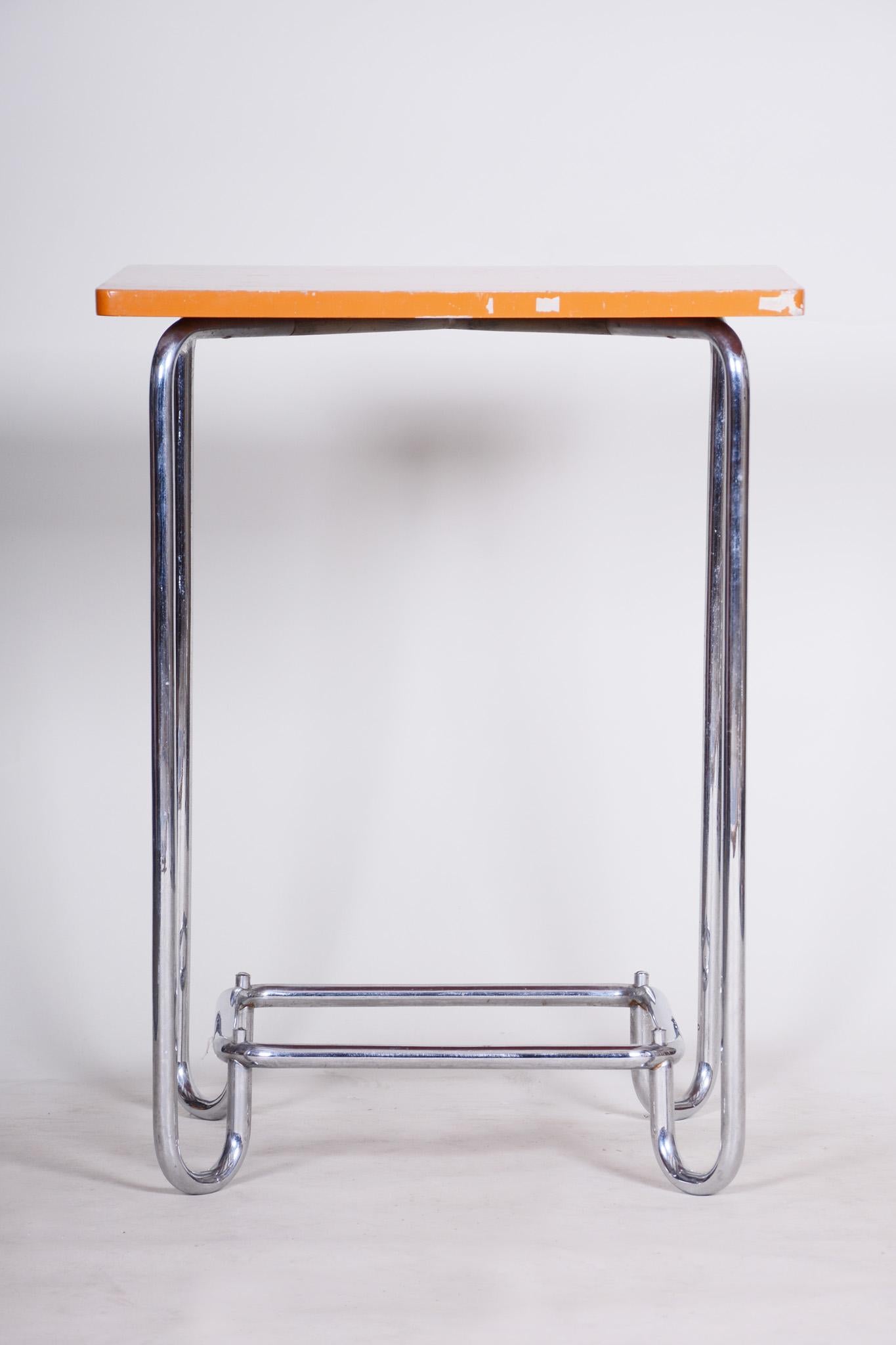 Bauhaus chrome table. Original, preserved in good condition.
Style: Bauhaus.
Maker: Hynek Gottwald
Period: 1930-1939.
Material: Lacquered plywood and chrome-plated steel
Source: Czechia.





 