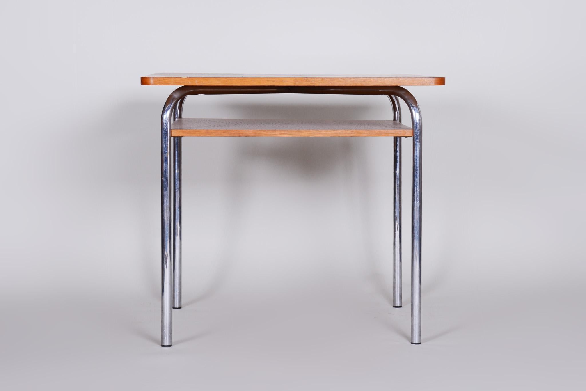20th Century Restored Czech Oak Bauhaus Table by Vichr a Spol, Chrome, 1940s In Good Condition For Sale In Horomerice, CZ