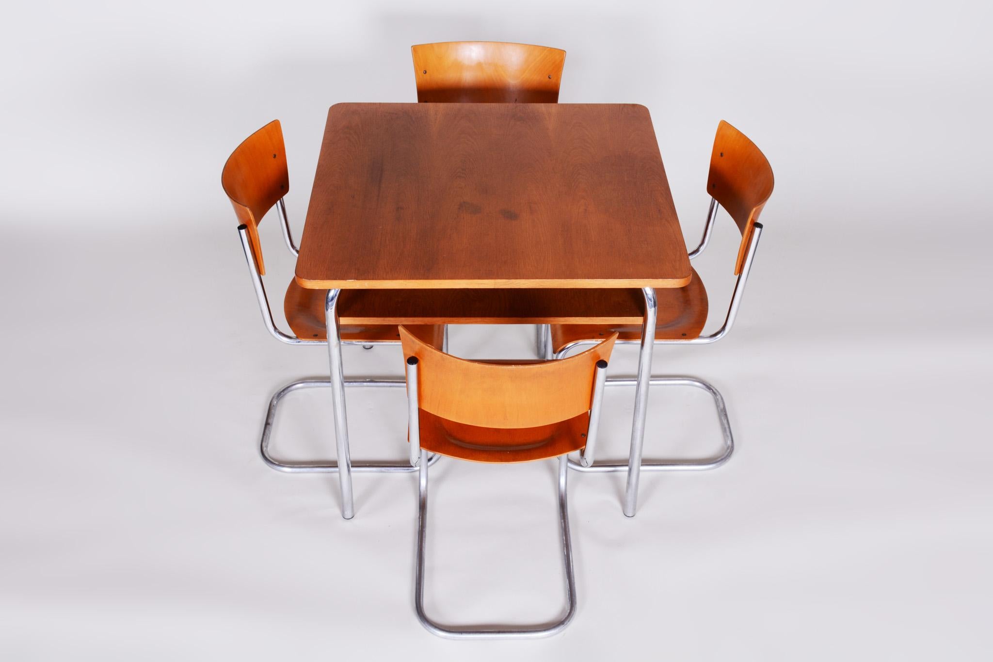 20th Century Restored Czech Oak Bauhaus Table by Vichr a Spol, Chrome, 1940s For Sale 4