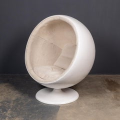 20th Century Retro Ball Chair in the Style of Eero Aarnio for Asko, C.1960
