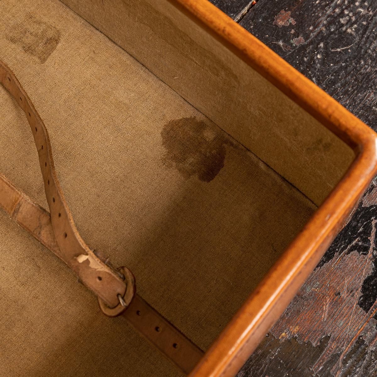 20th Century Revelation Expanding Leather Suitcase, c.1920 For Sale 8