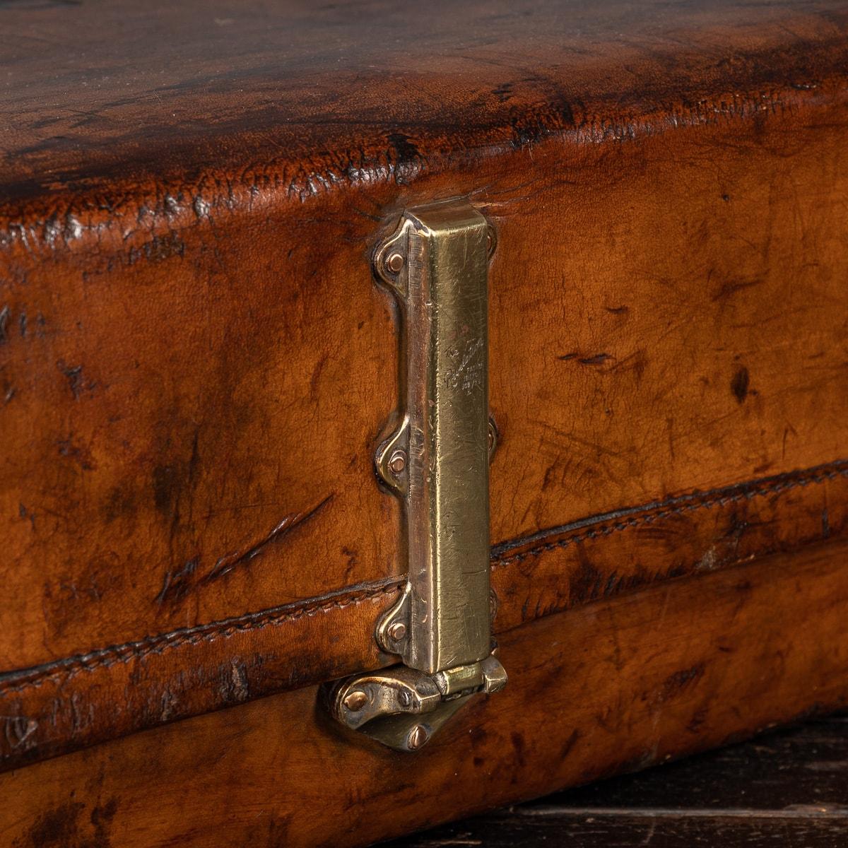 20th Century Revelation Expanding Leather Suitcase, c.1920 For Sale 13