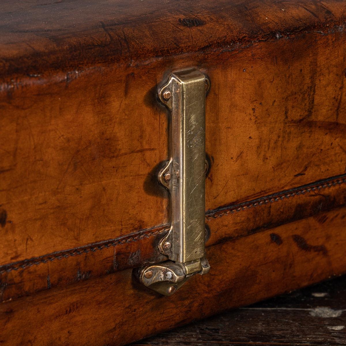20th Century Revelation Expanding Leather Suitcase, c.1920 For Sale 14
