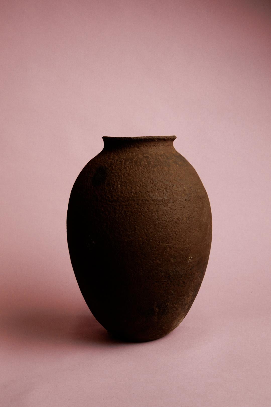 Turco Vaso in terracotta turca della metà del XX secolo realizzato a mano con ricchi toni della terra in vendita