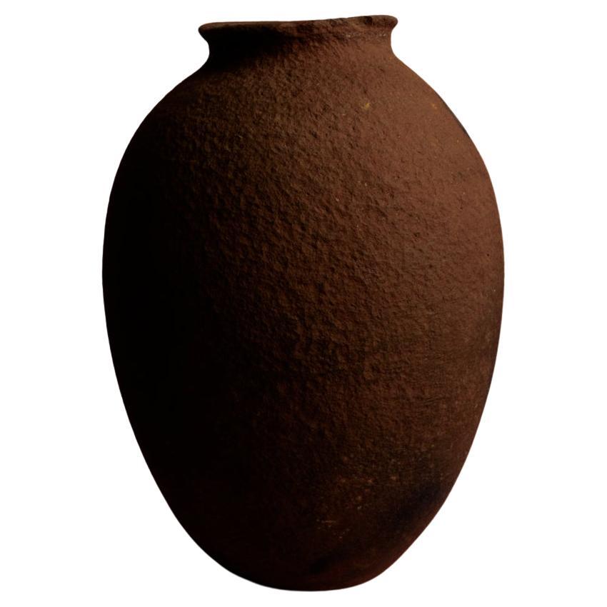 Vaso in terracotta turca della metà del XX secolo realizzato a mano con ricchi toni della terra