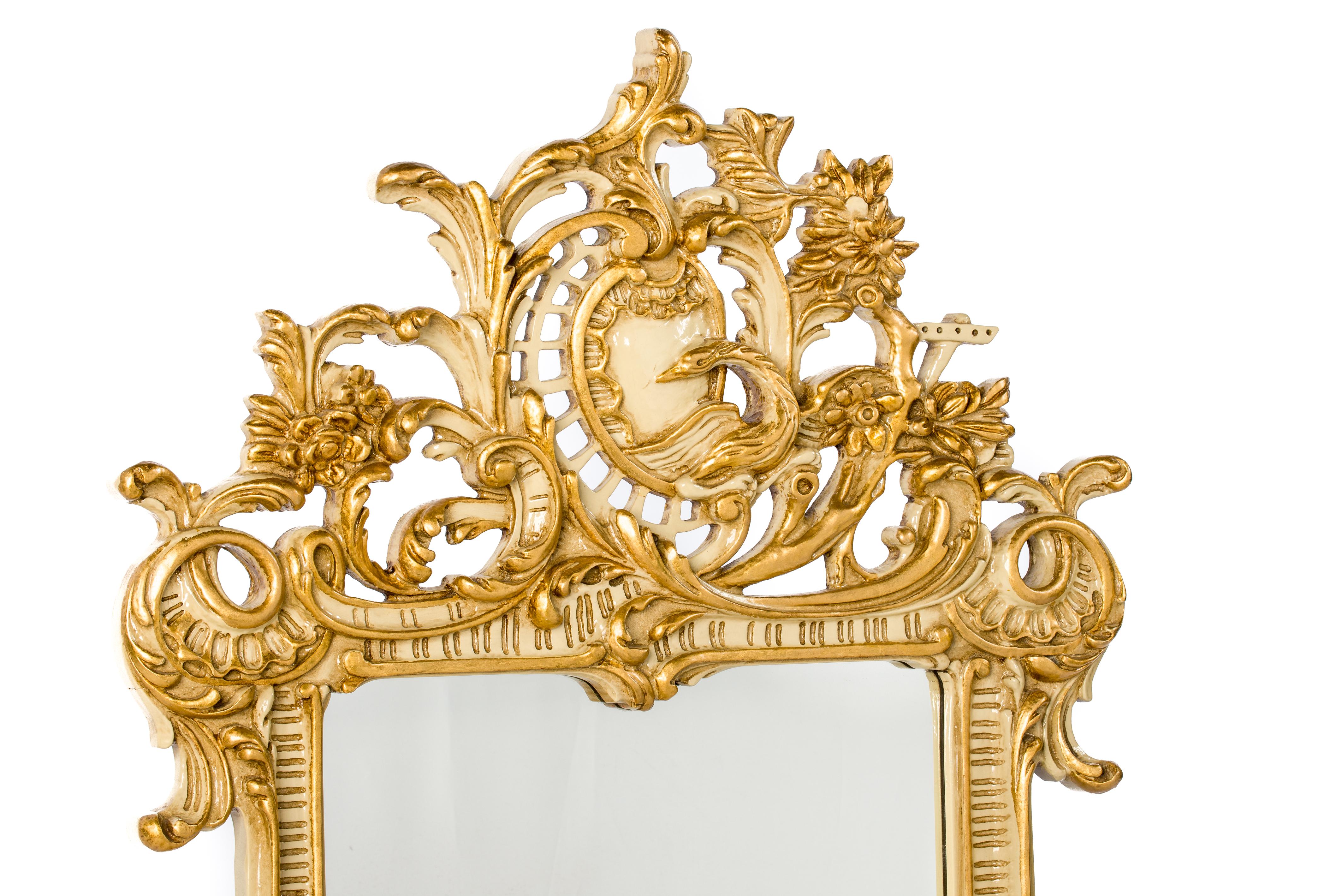 Lacquered 20th century Rococo carved giltwood and paint Italian consoles with mirror For Sale