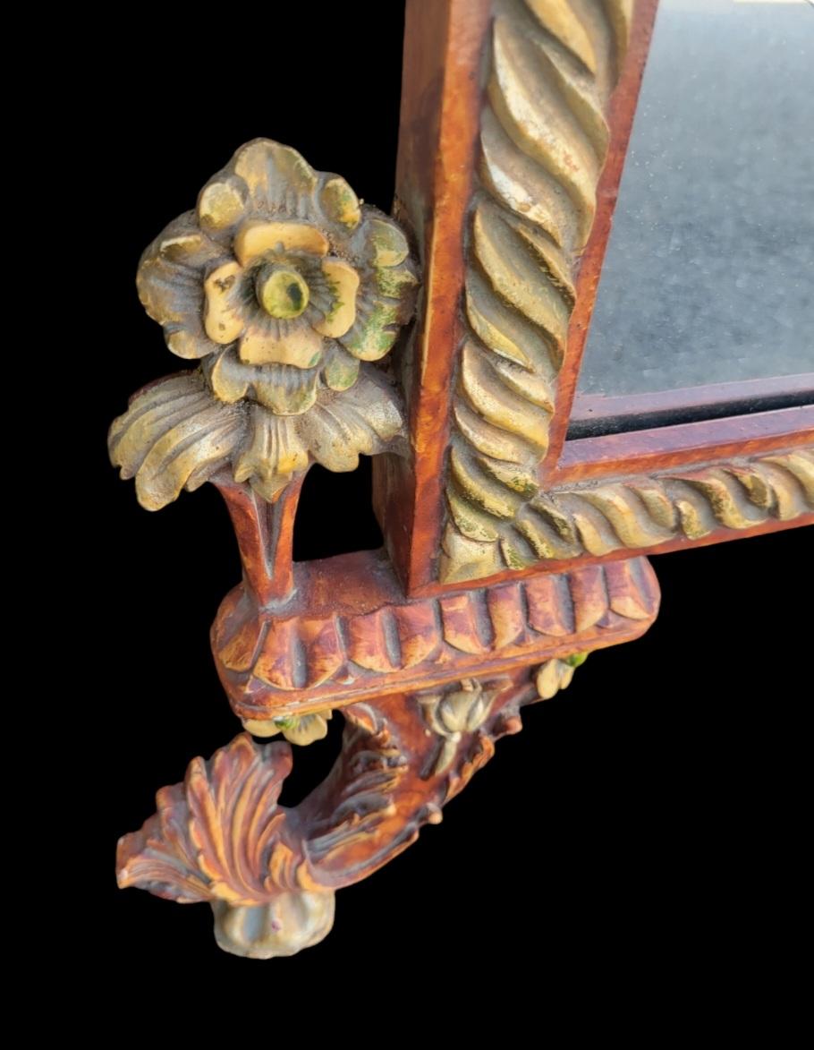 Sculpté Grand miroir mural de style rococo du 20e siècle, pagode de style Régence en bois sculpté vert rouille en vente