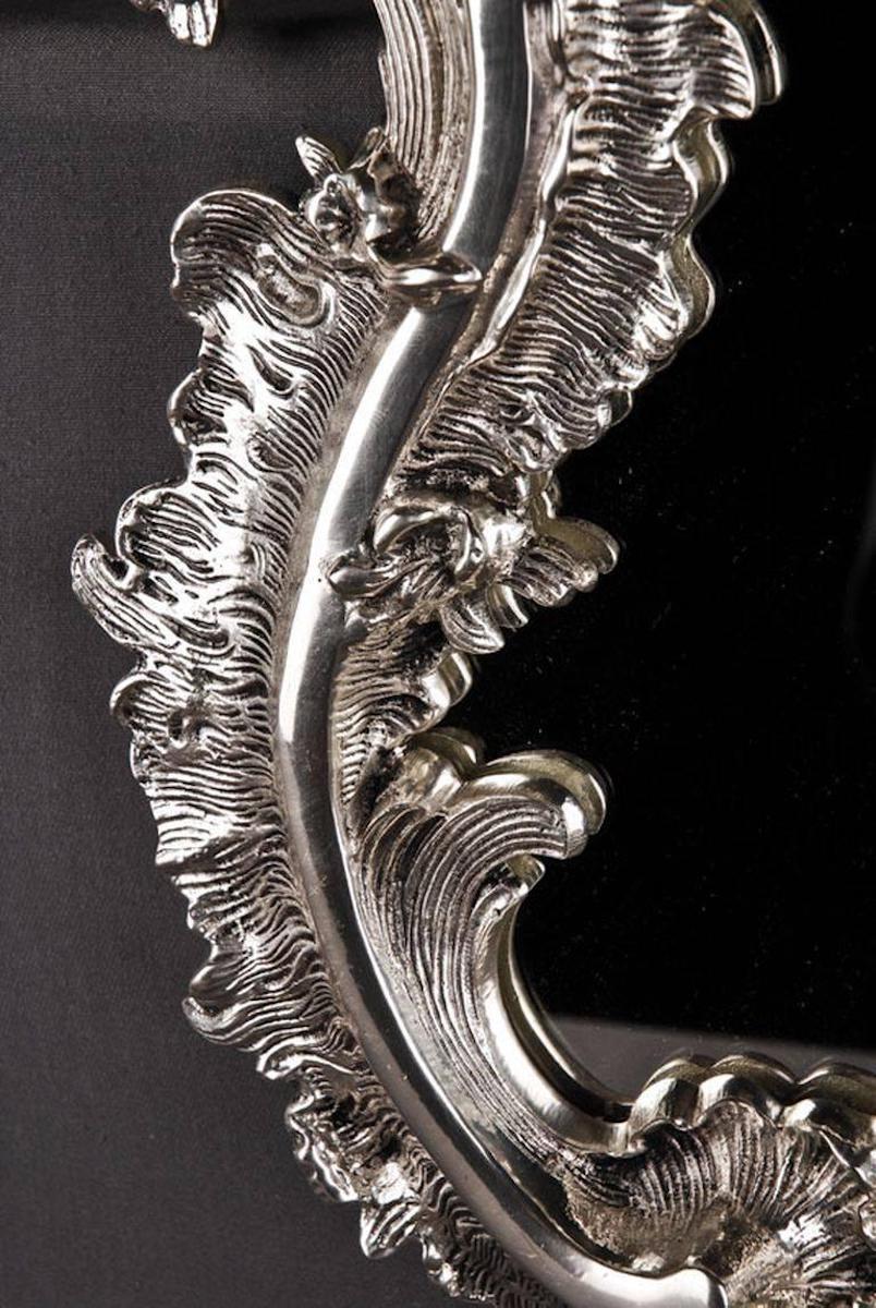 Specchio da parete in stile rococò del XX secolo in argento dorato in vendita 1