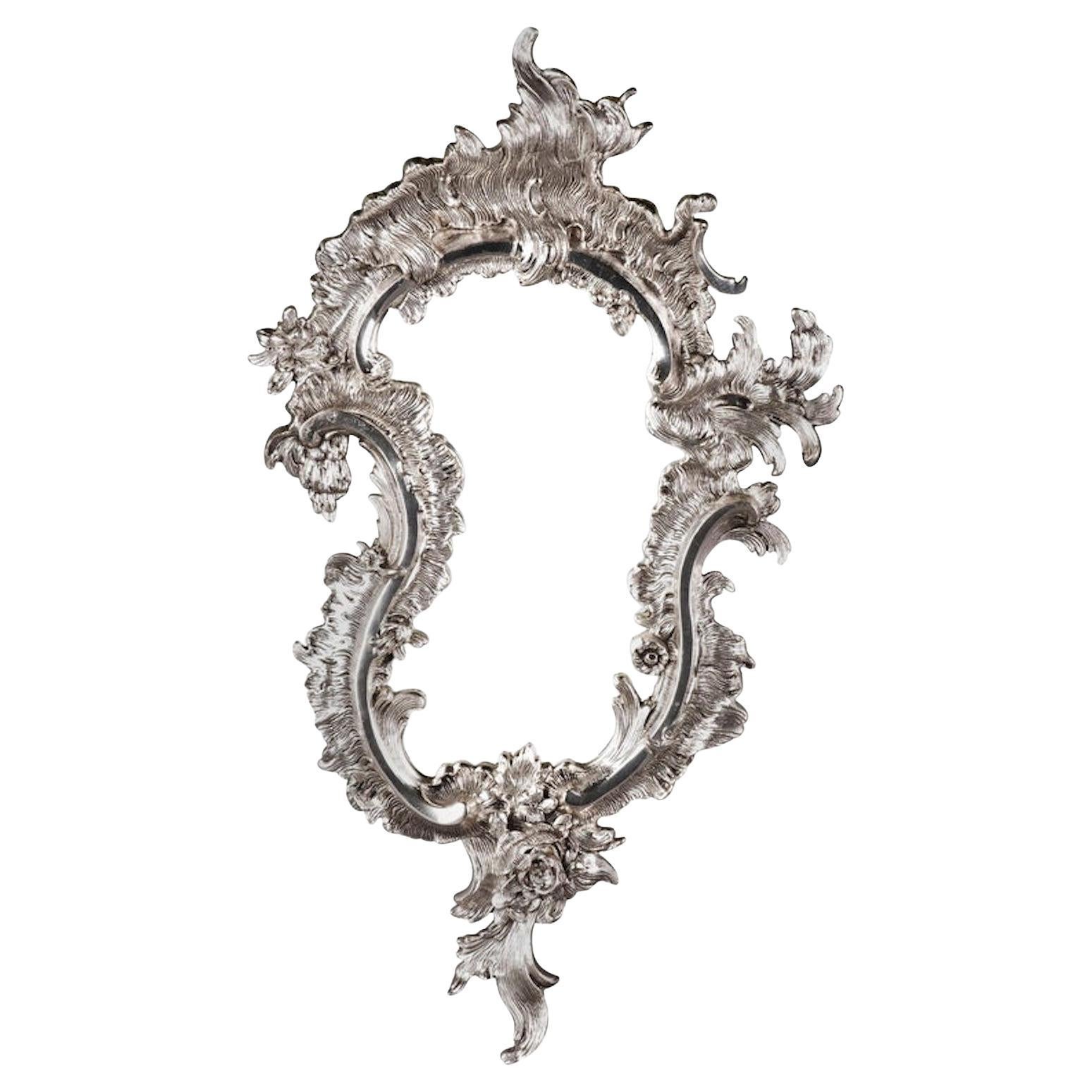 20. Jahrhundert, Silber-vergoldeter Wandspiegel im Rokoko-Stil