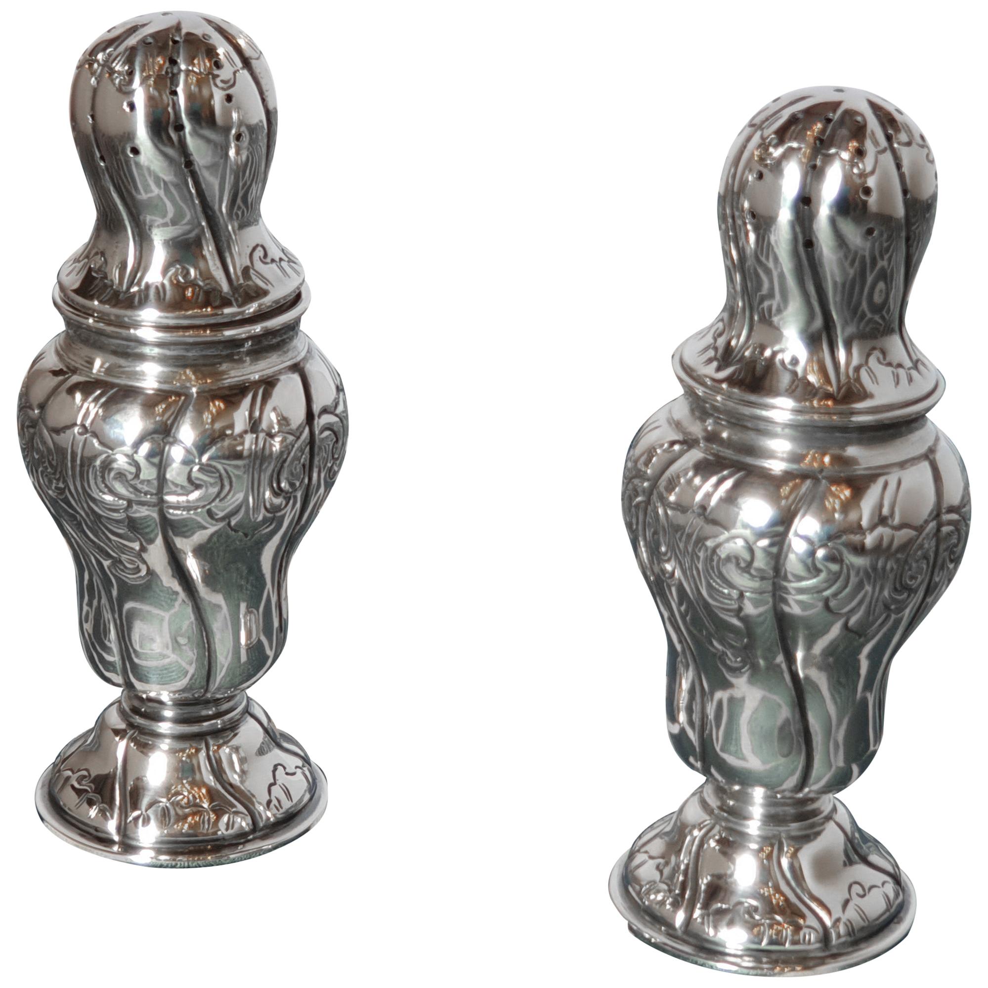 Set aus zwei Zuckerstreuer aus Sterlingsilber im Rokoko-Stil des 20. Jahrhunderts, Italien, 1993 im Angebot