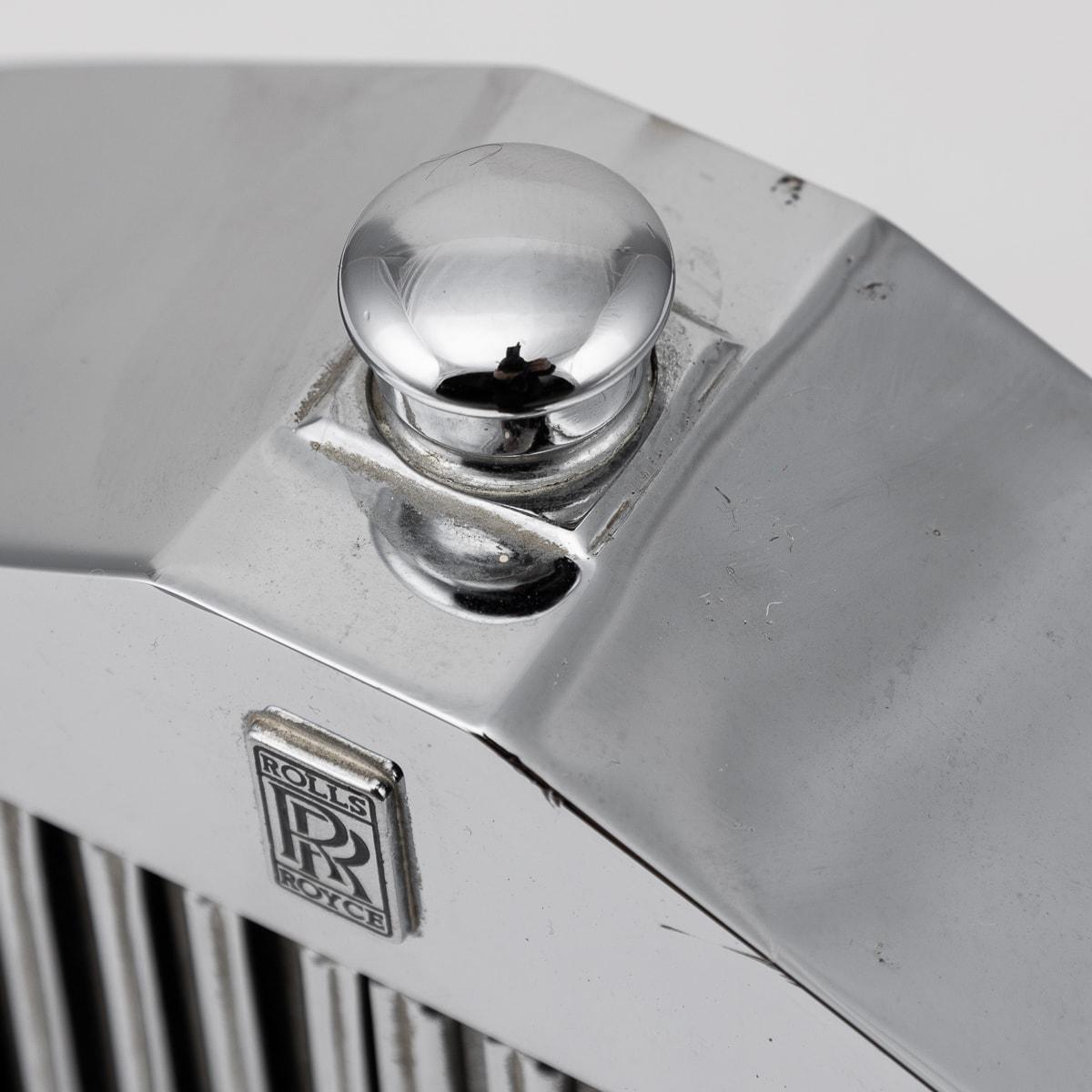 Decantador de rejilla de radiador Rolls Royce del siglo XX Por Ruddspeed, Inglaterra c.1970 en venta 2